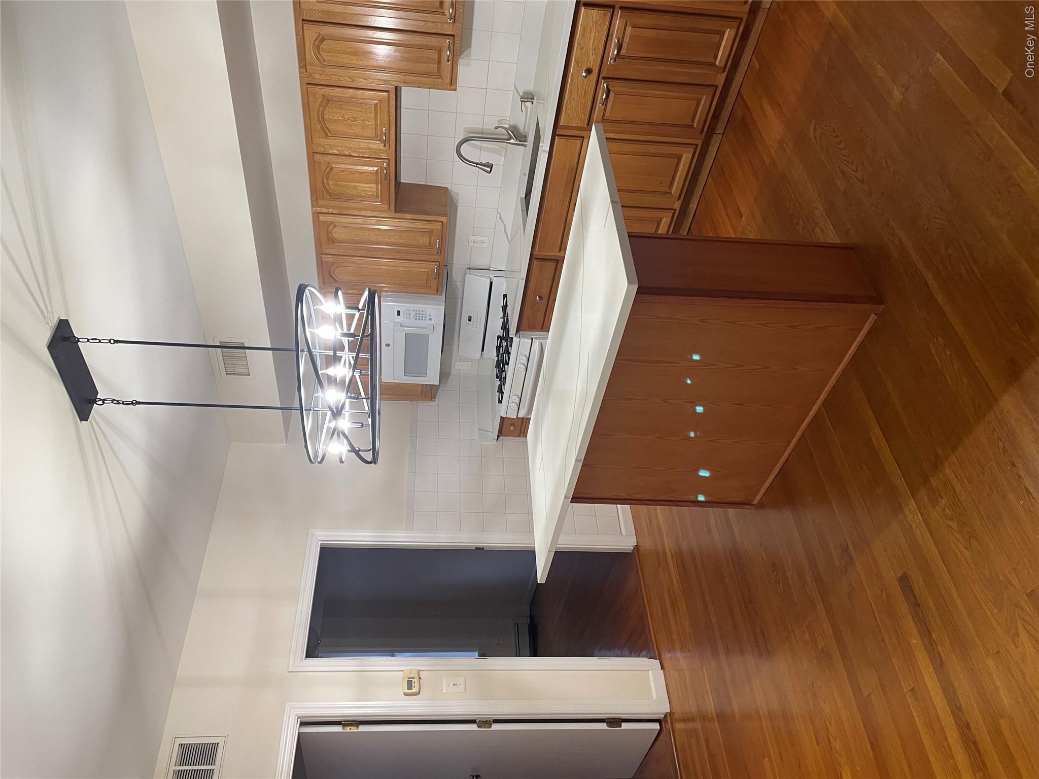 328 Troy Avenue Property Photo 1