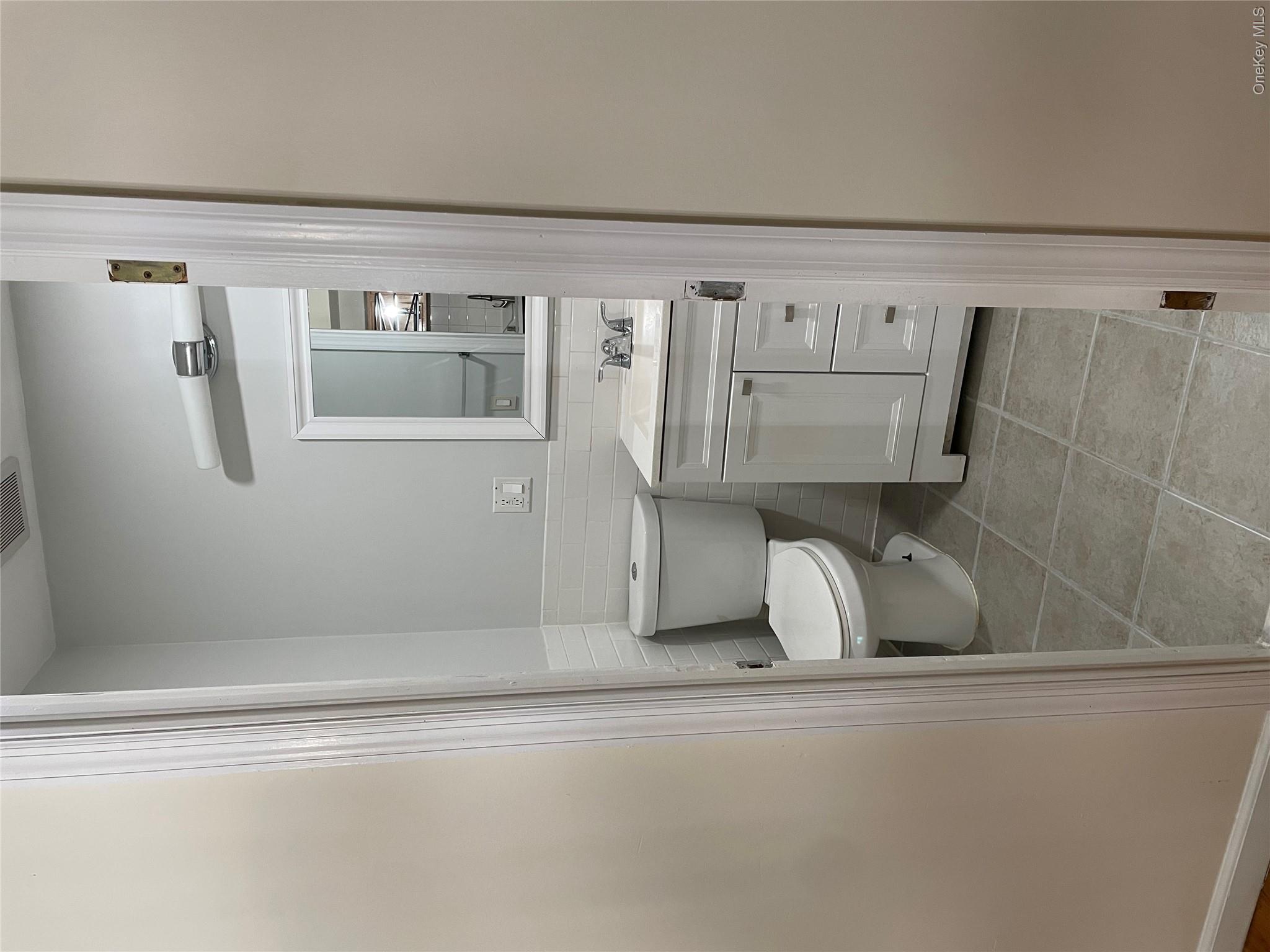 328 Troy Avenue Property Photo 4