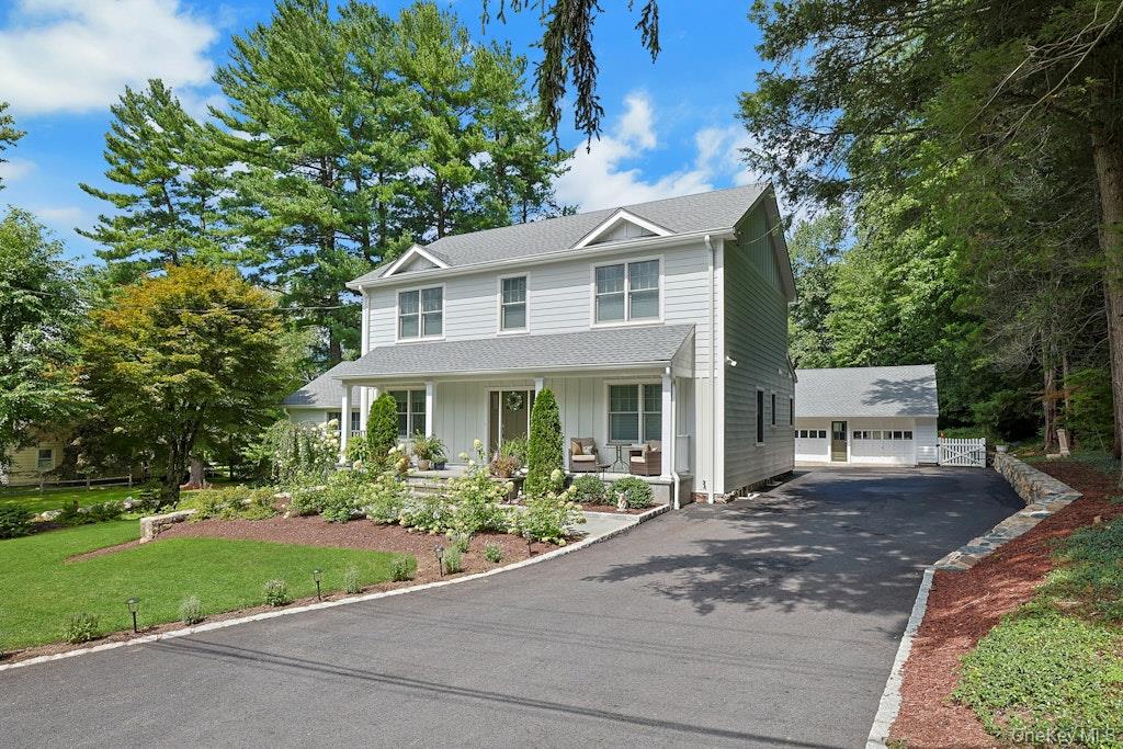 8 Rosehill Drive Property Photo 2