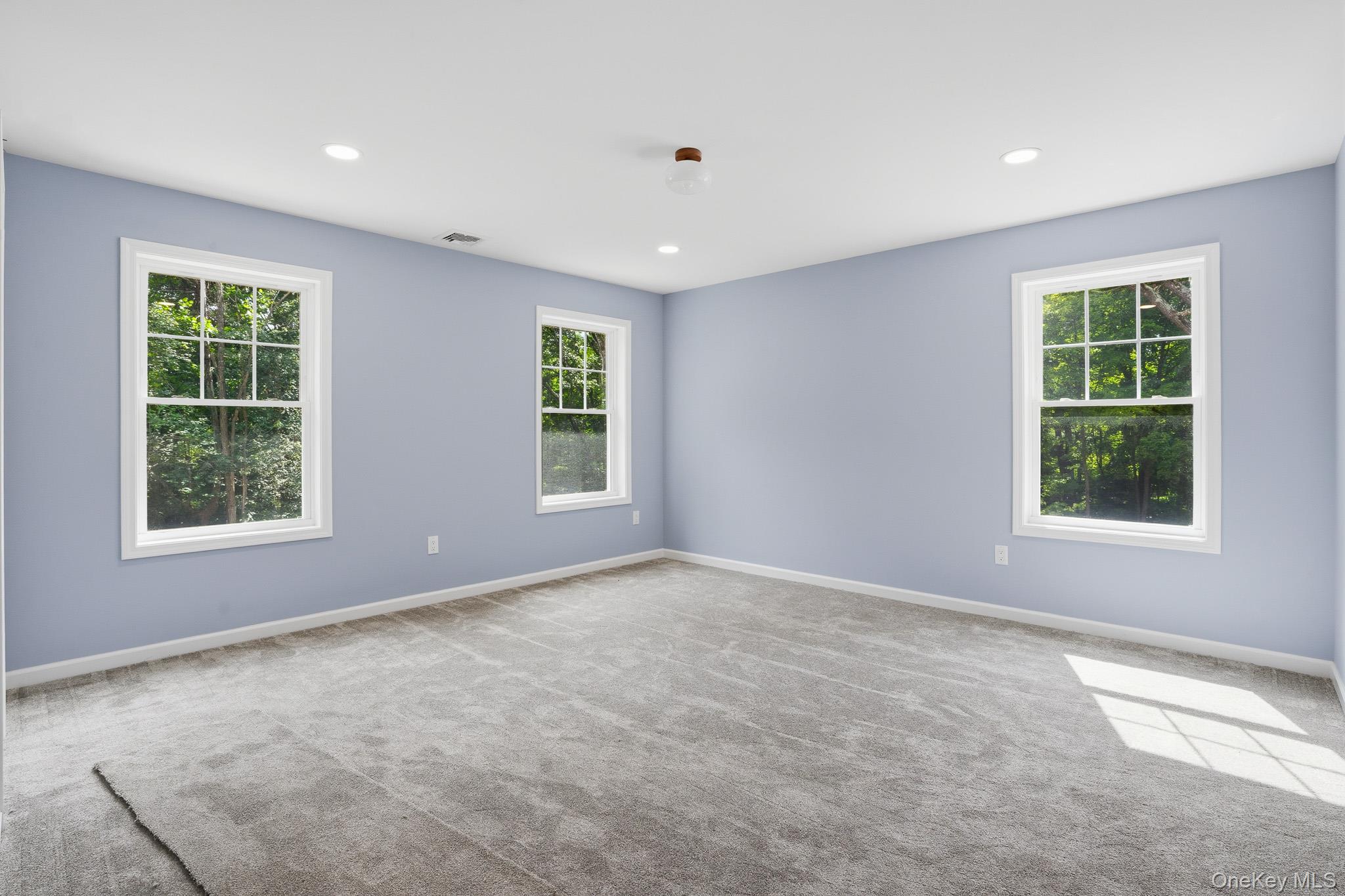 155 S Quaker Lane Property Photo 17