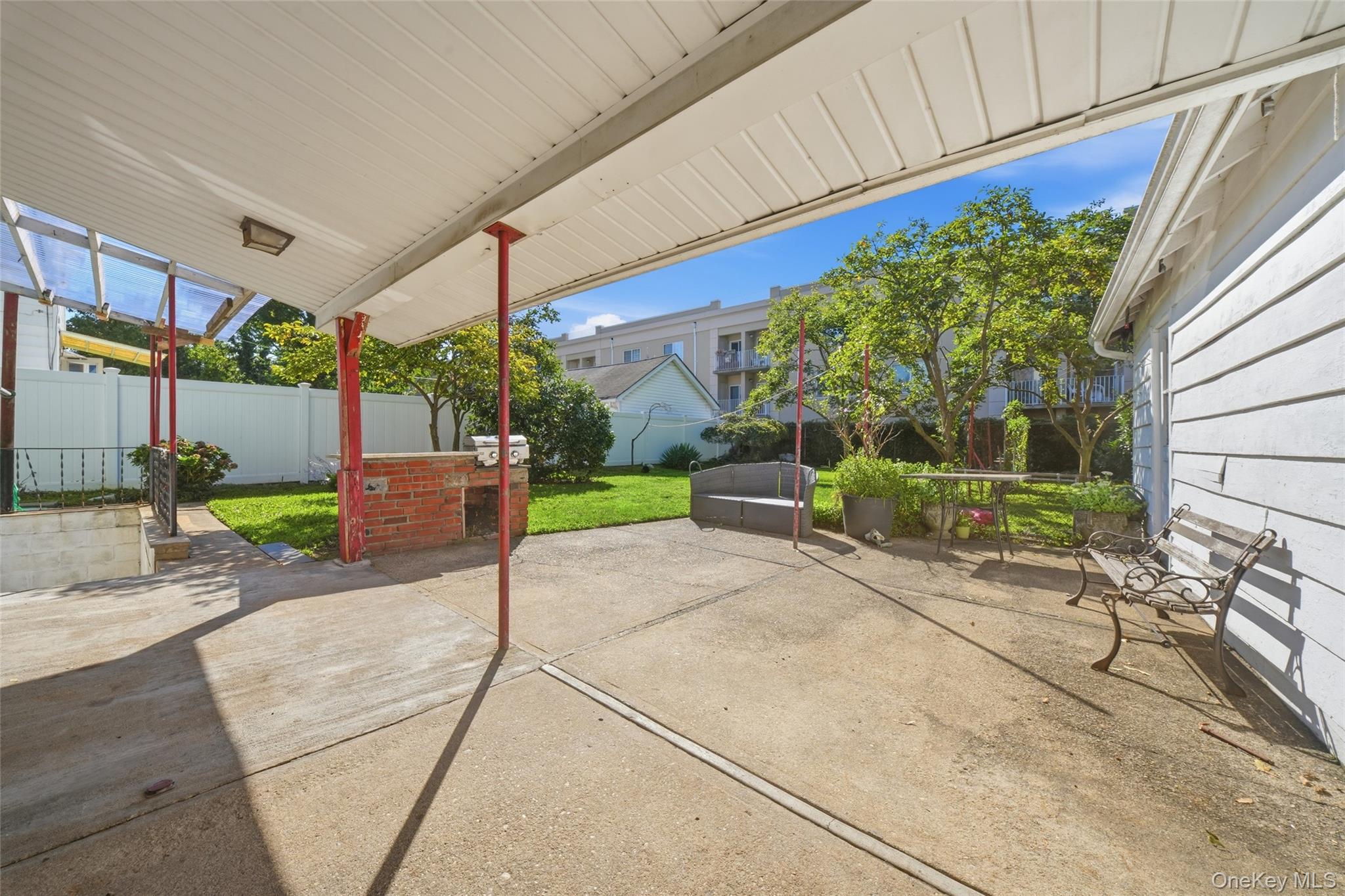 506 Whittier Street Property Photo 3