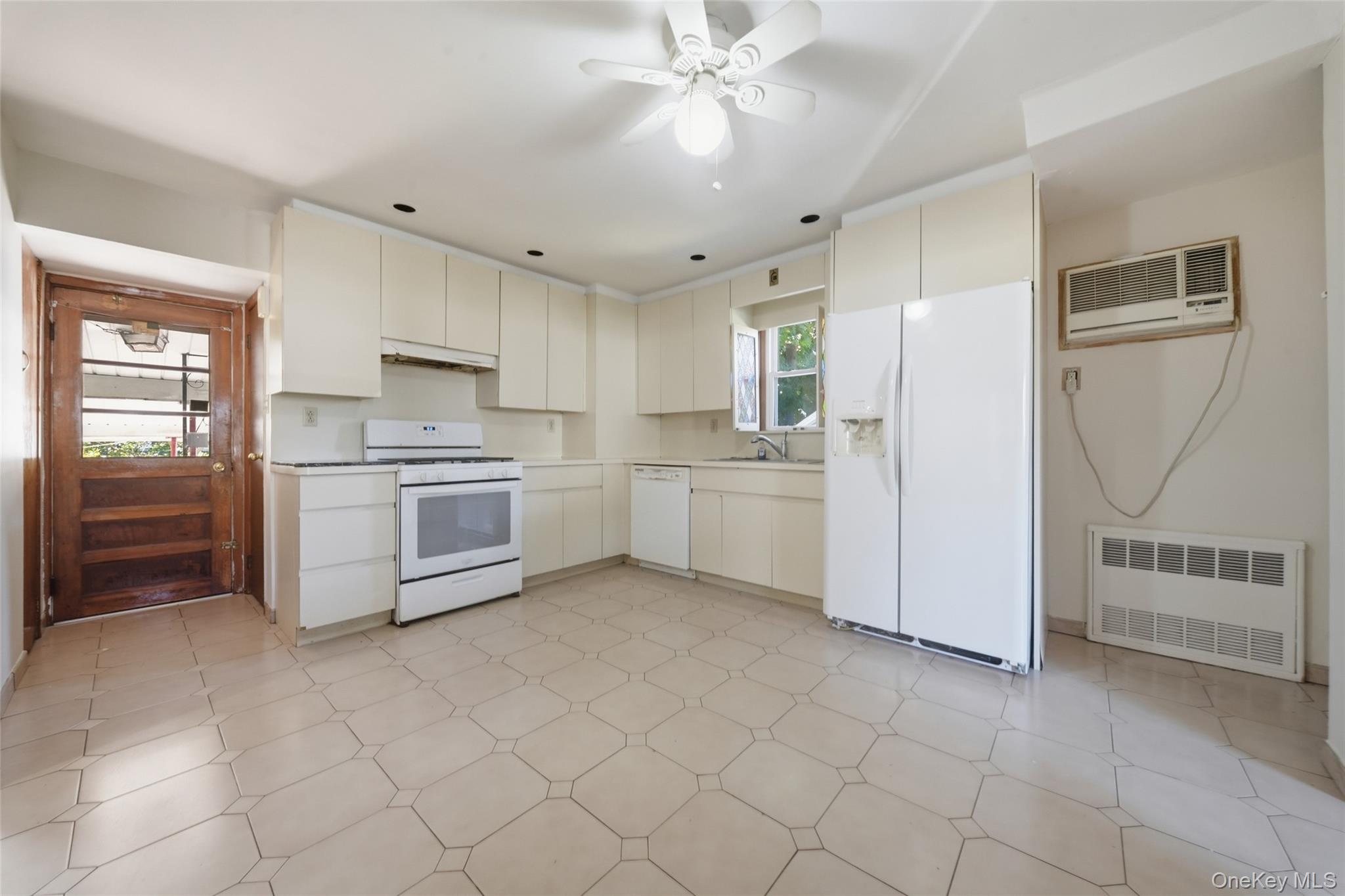 506 Whittier Street Property Photo 5