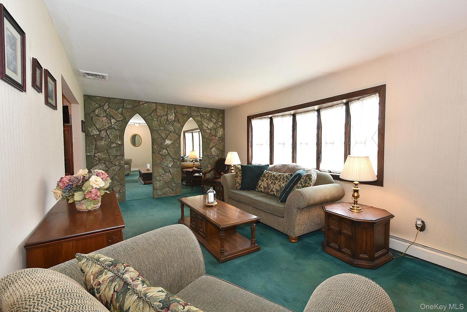 11 Whig Court Property Photo 4