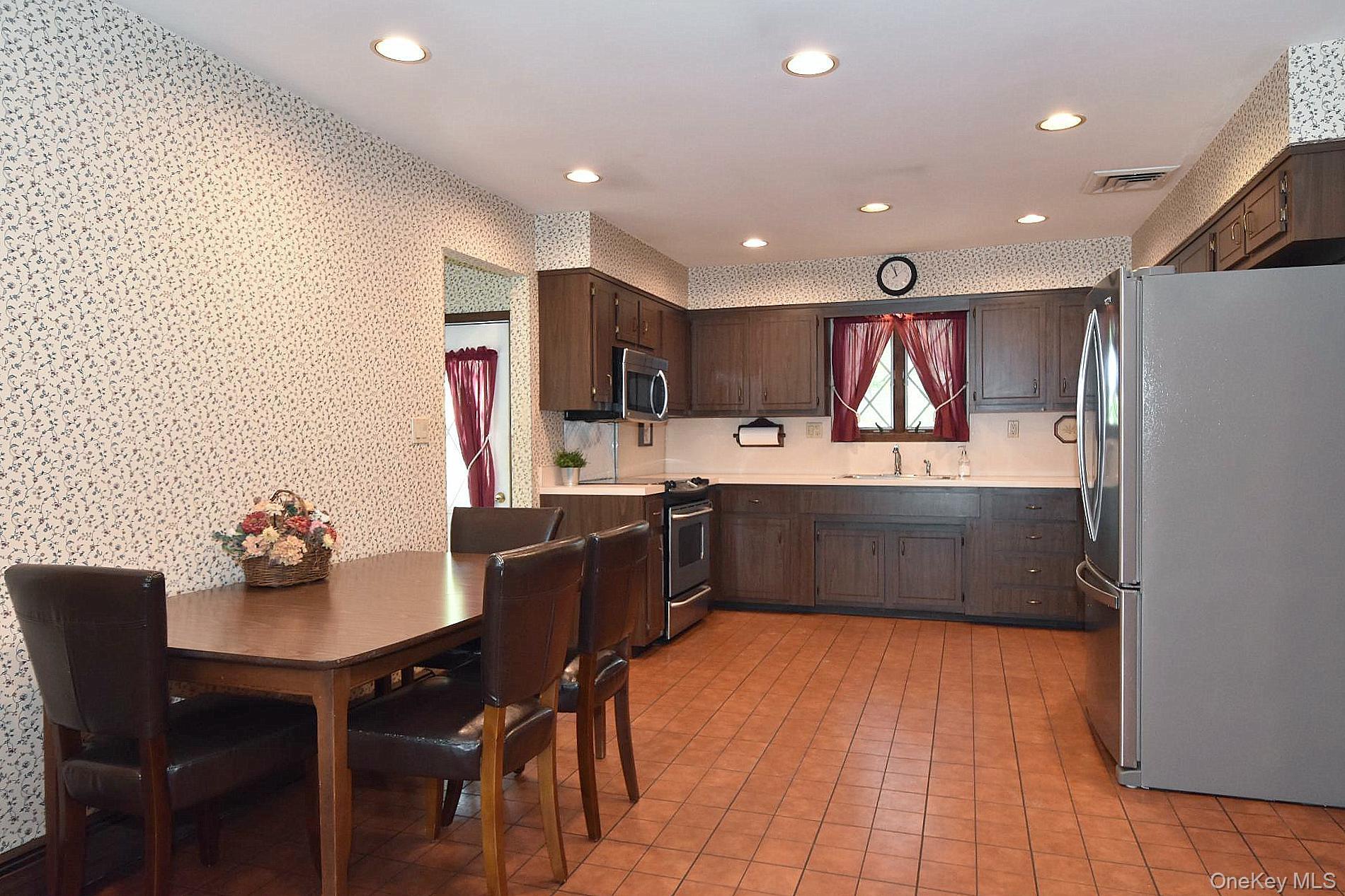 11 Whig Court Property Photo 6