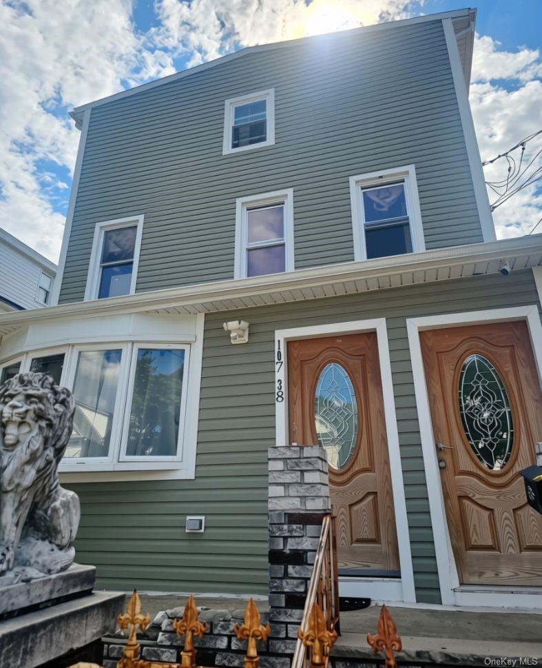107-38 Inwood Street Property Photo 1
