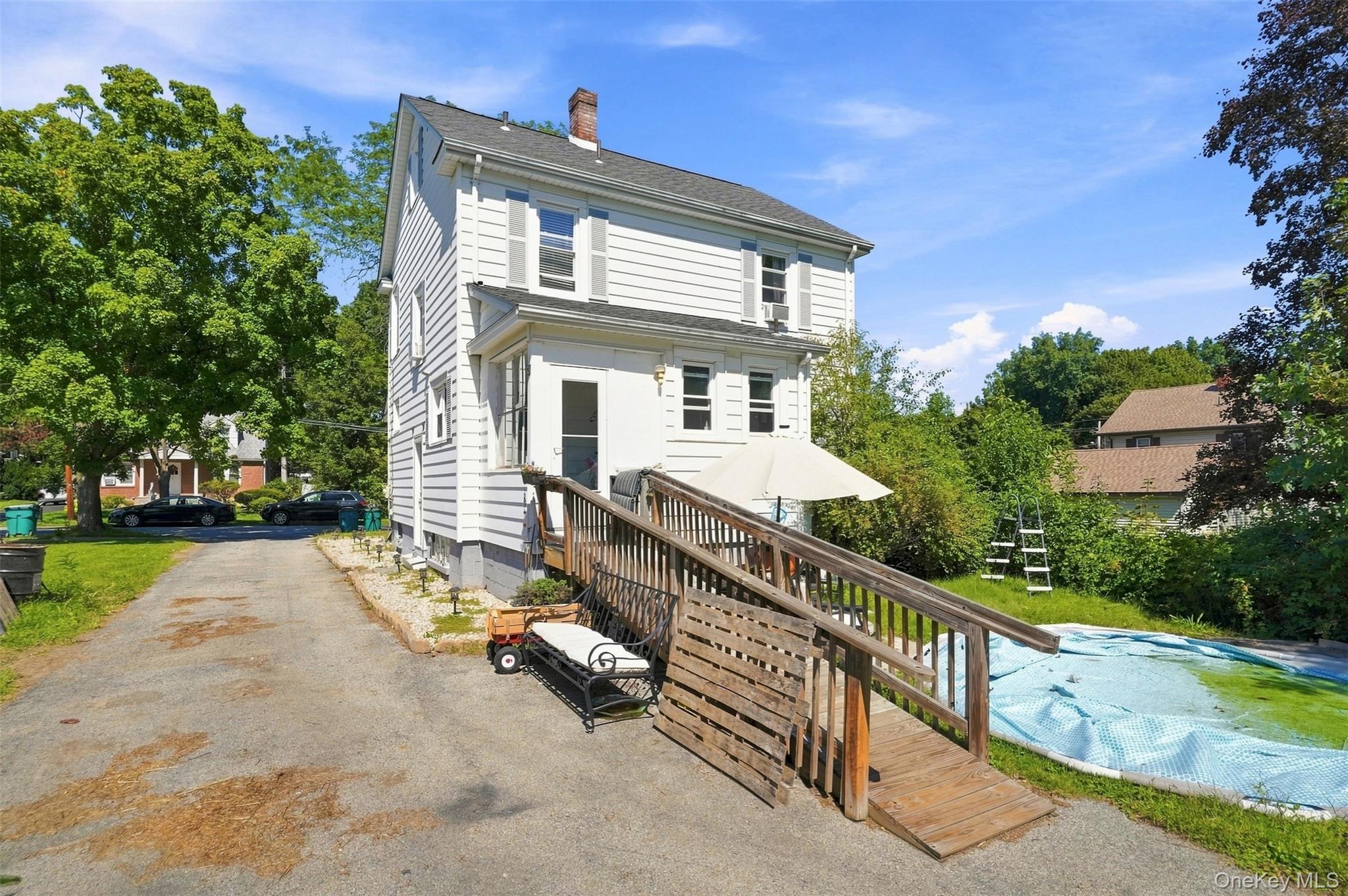 116 E Cedar Street Property Photo 3