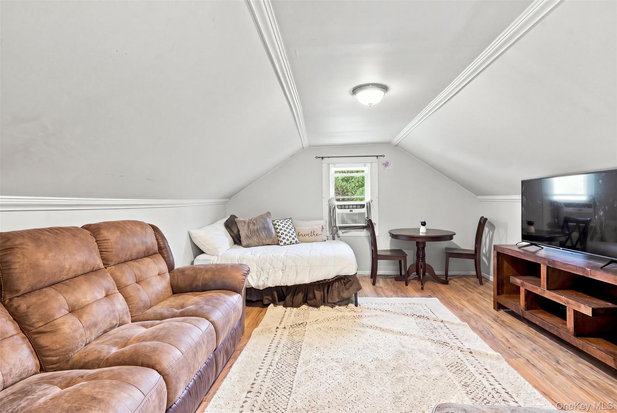 116 E Cedar Street Property Photo 16