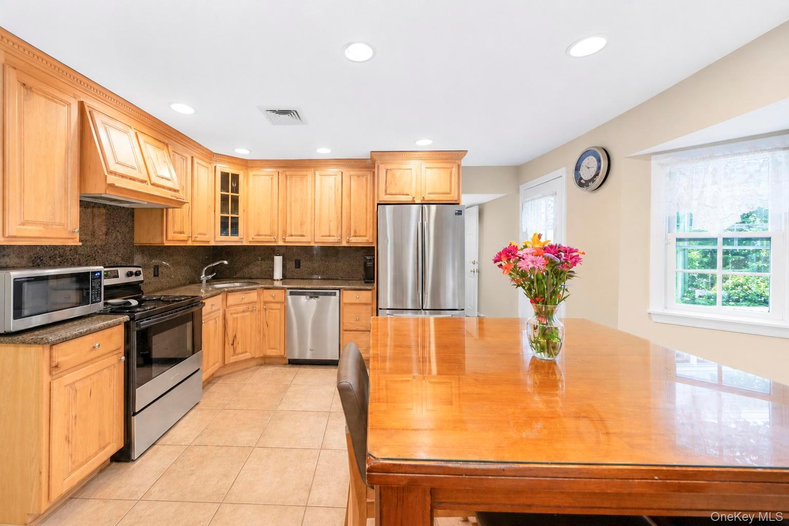 124 Bayview Drive Property Photo 6