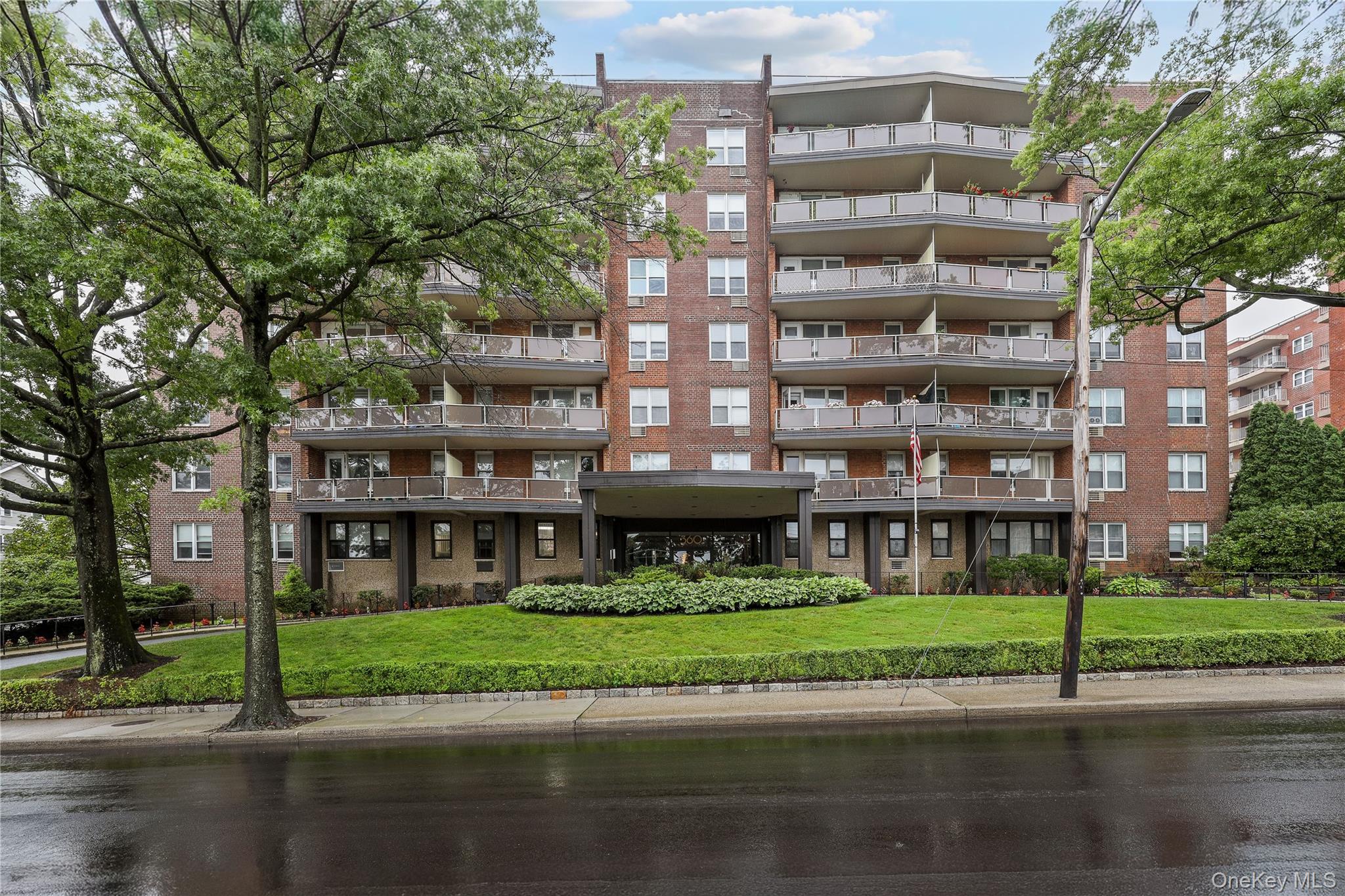 360 Westchester Avenue 503 Property Photo 1