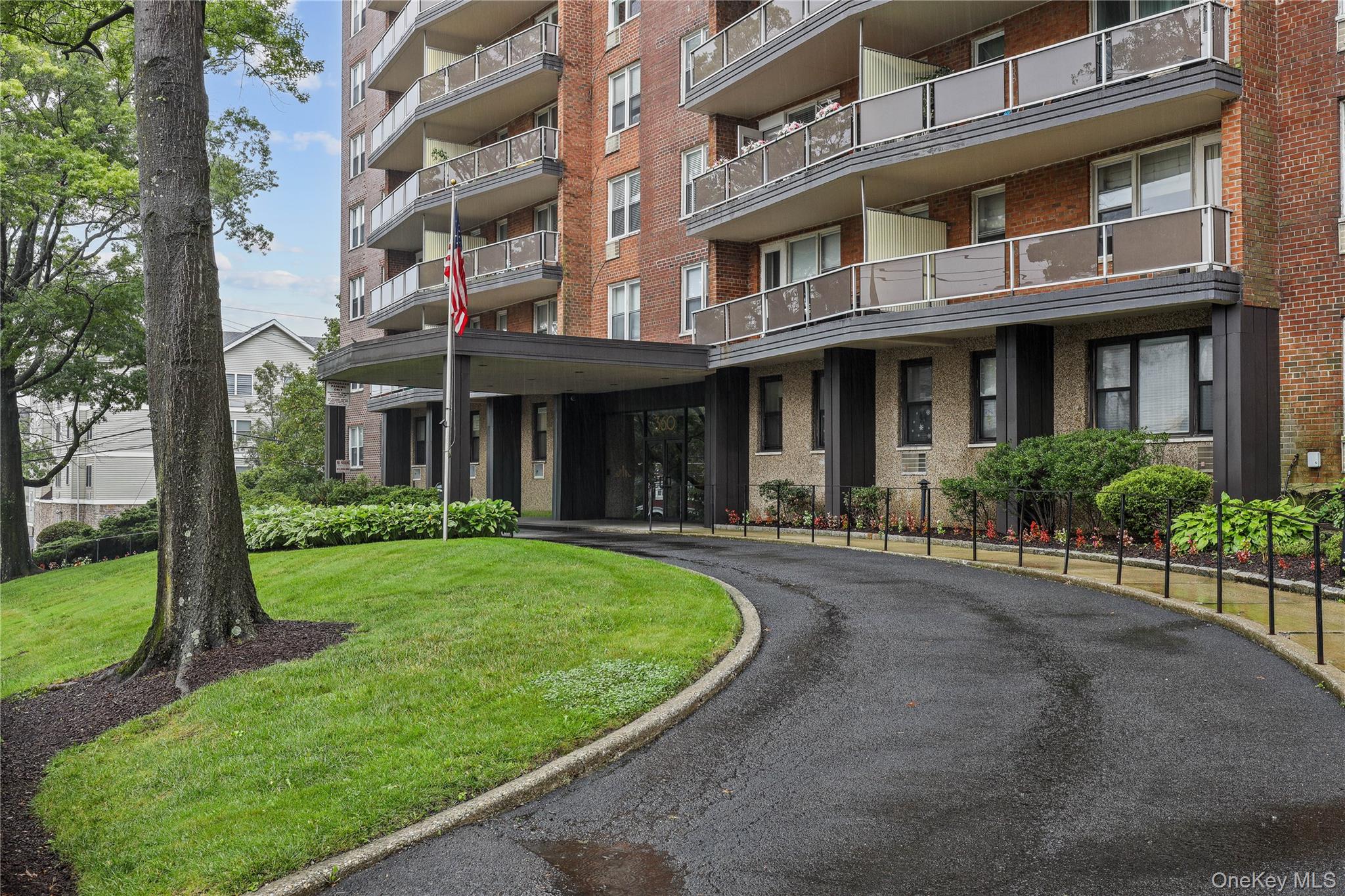 360 Westchester Avenue 503 Property Photo 2