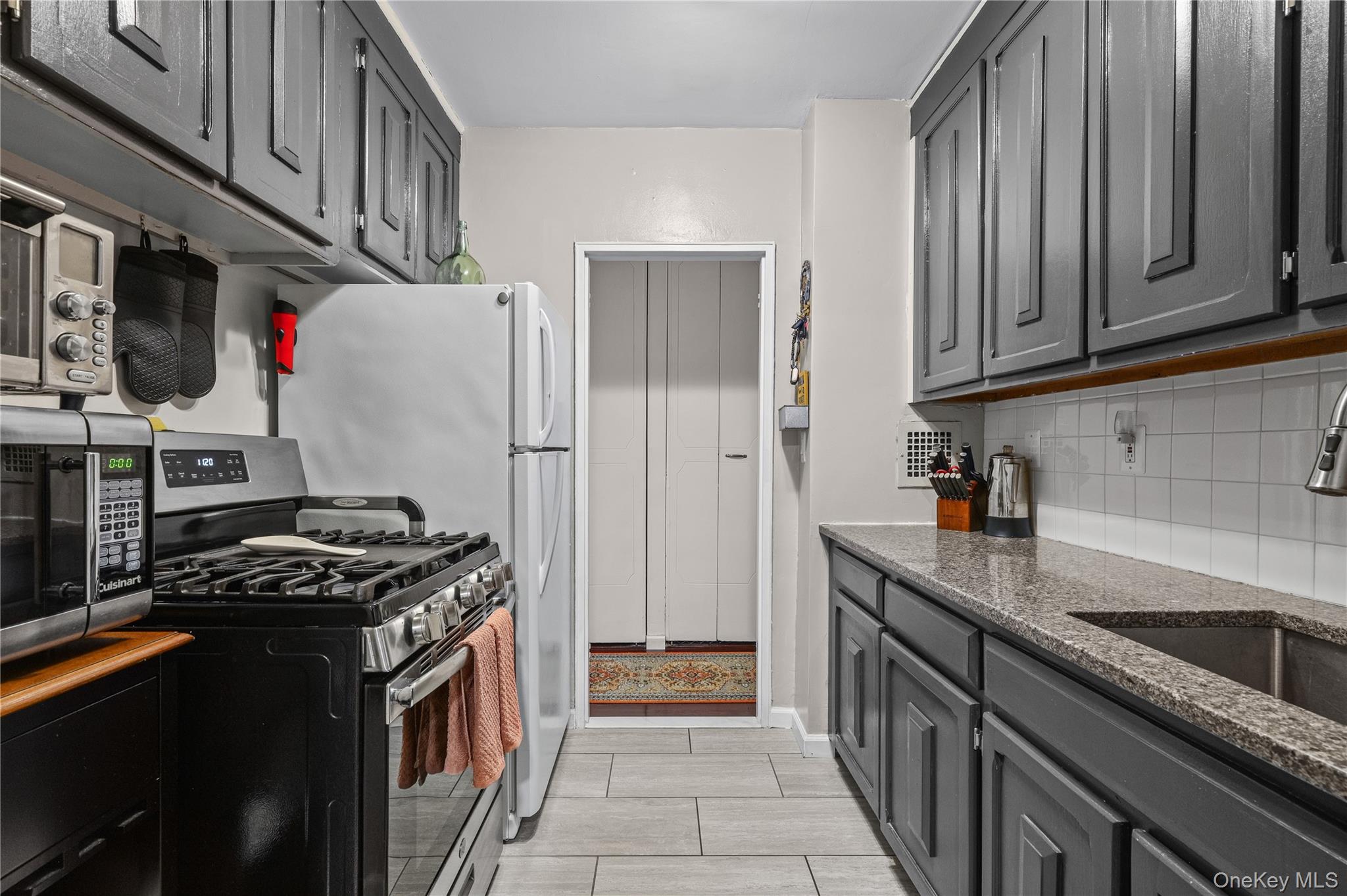 360 Westchester Avenue 503 Property Photo 4