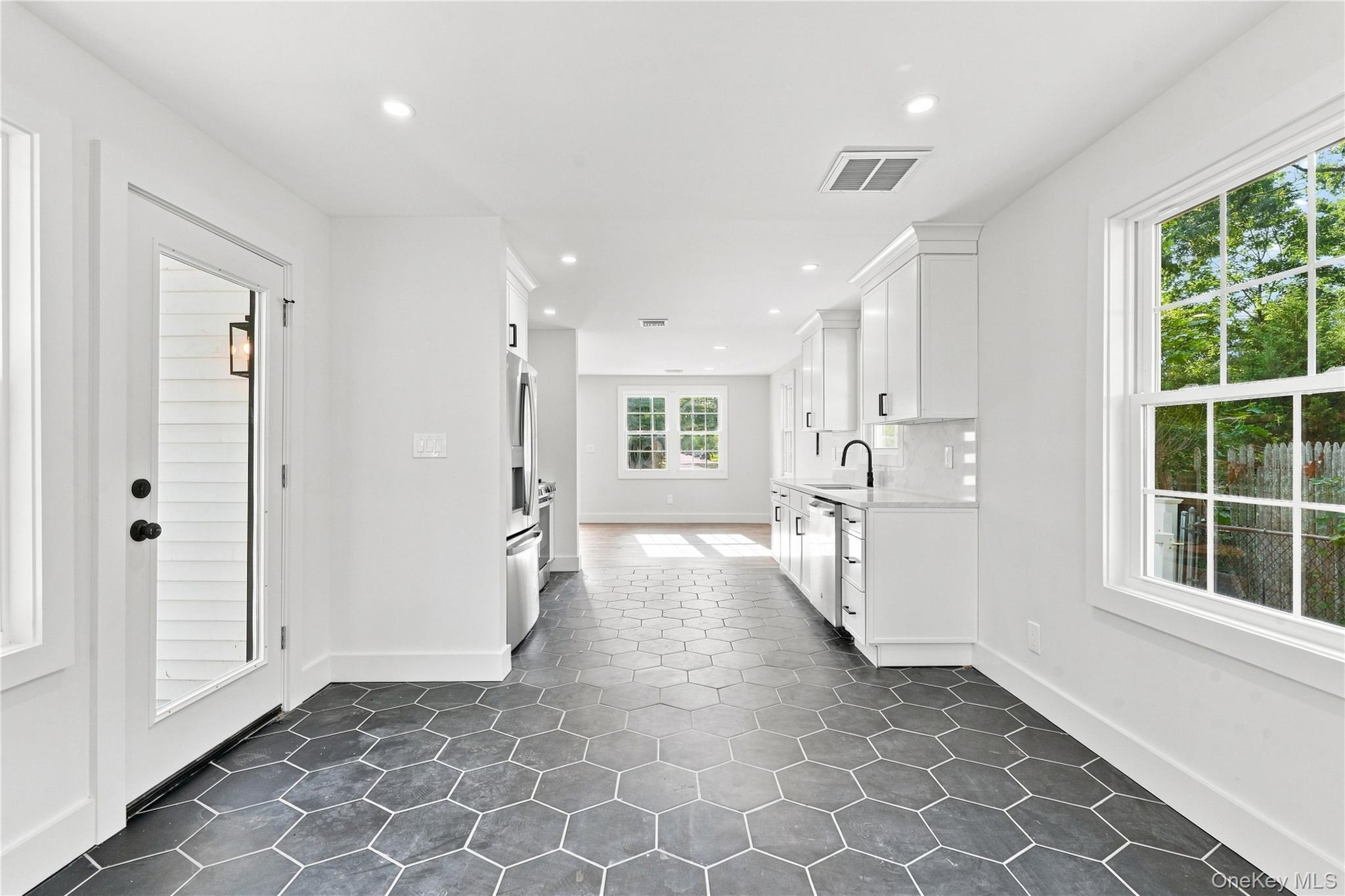 13 Campbell Lane Property Photo 14