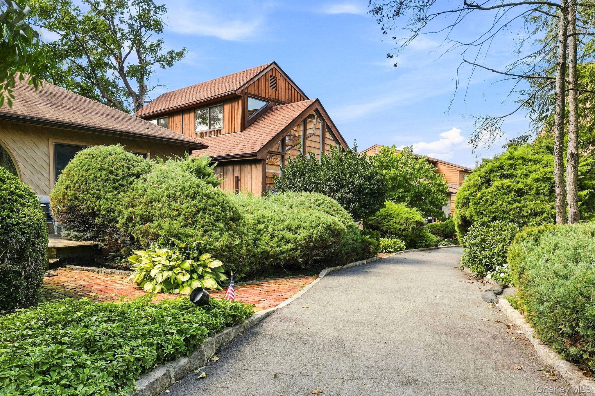 33 Tier Street E Property Photo 2