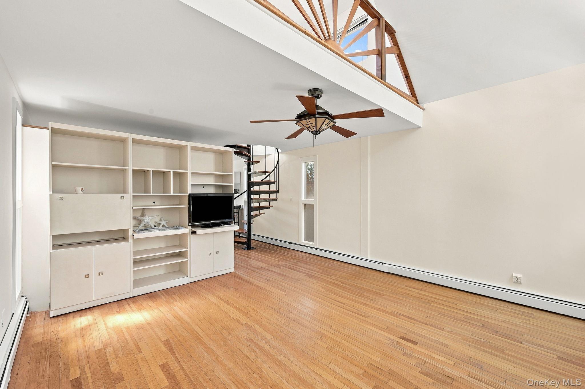 33 Tier Street E Property Photo 6