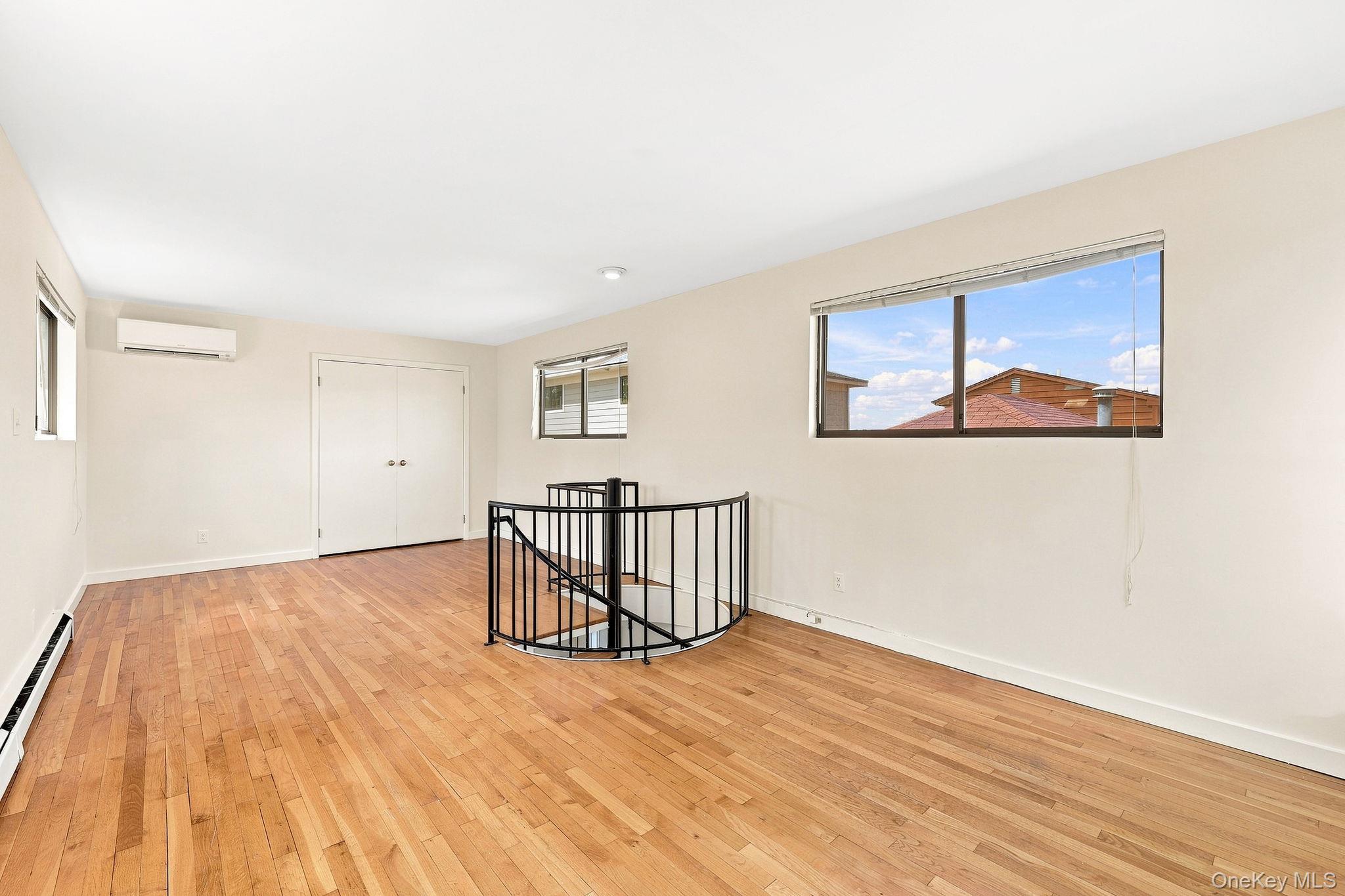 33 Tier Street E Property Photo 13
