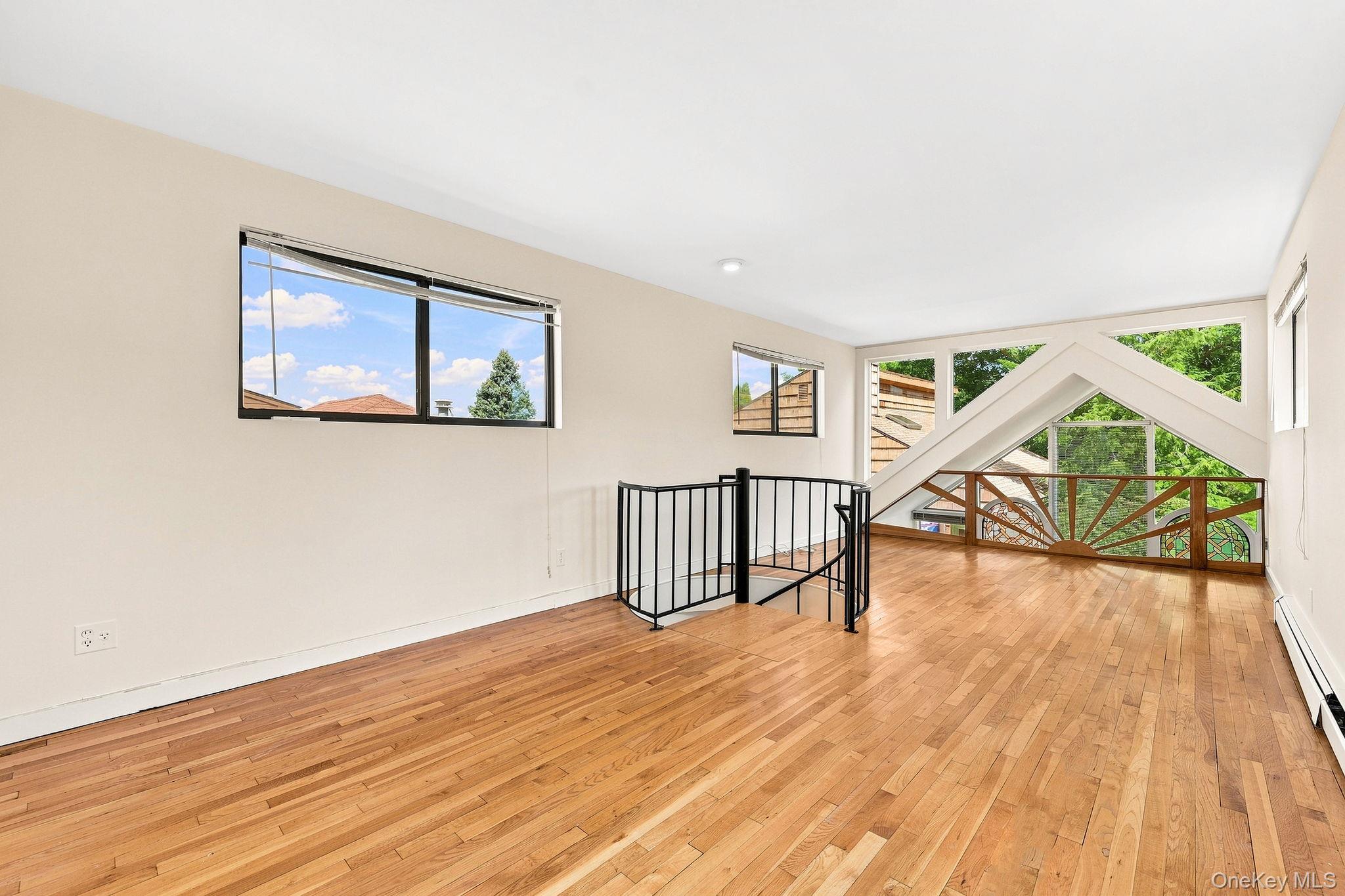 33 Tier Street E Property Photo 14