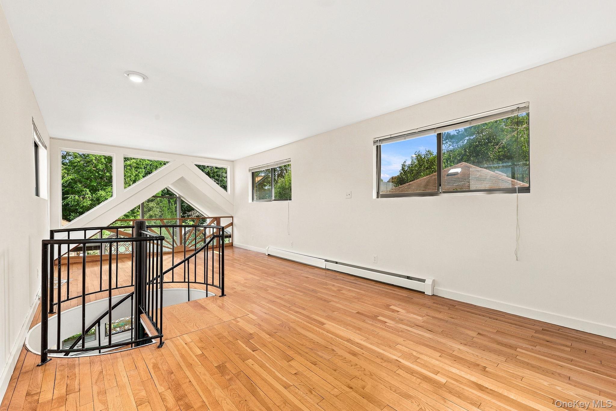 33 Tier Street E Property Photo 15
