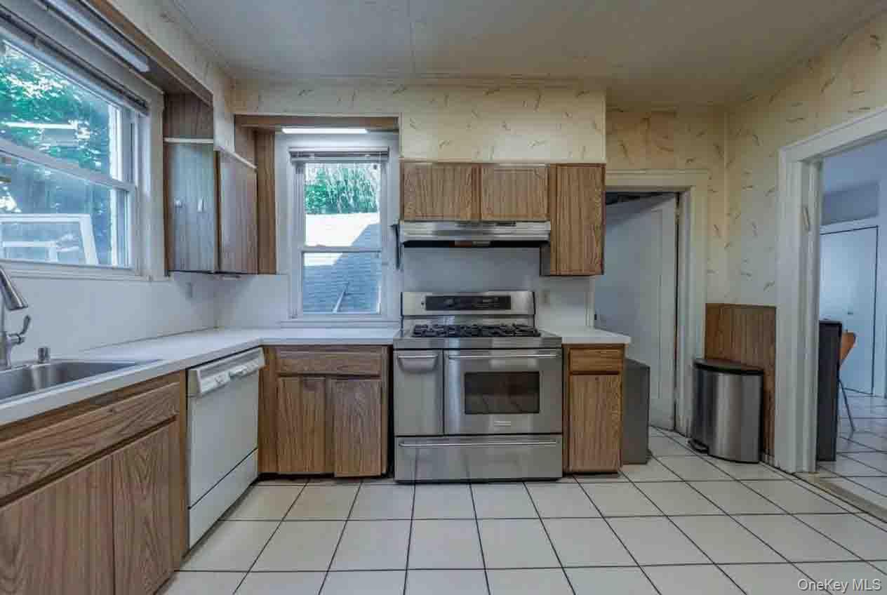 112 Harrison Street Property Photo 13