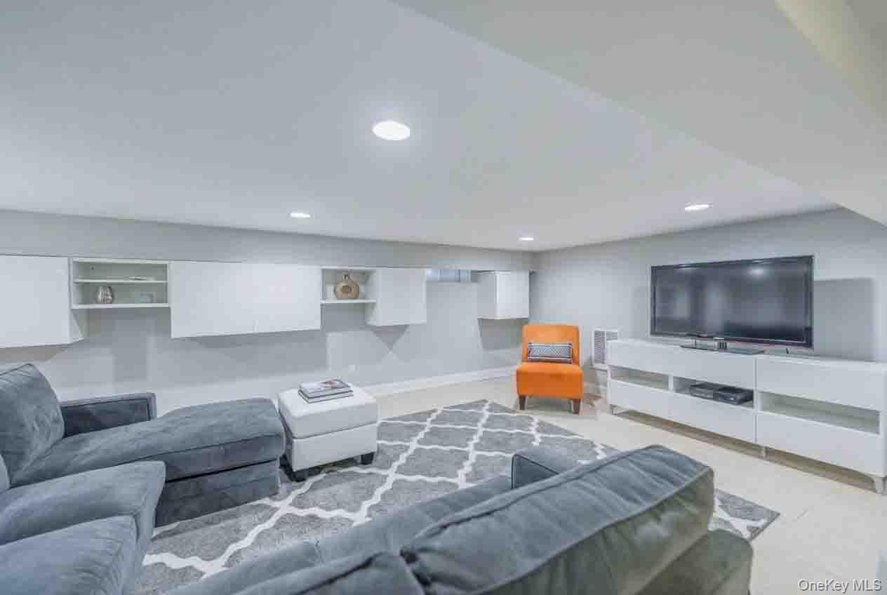 112 Harrison Street Property Photo 18