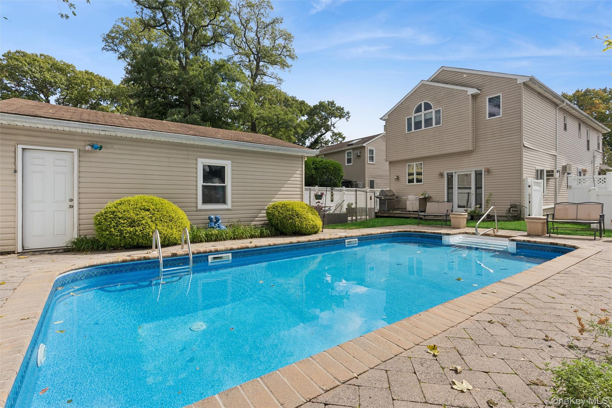 122 Commonwealth Avenue Property Photo 2