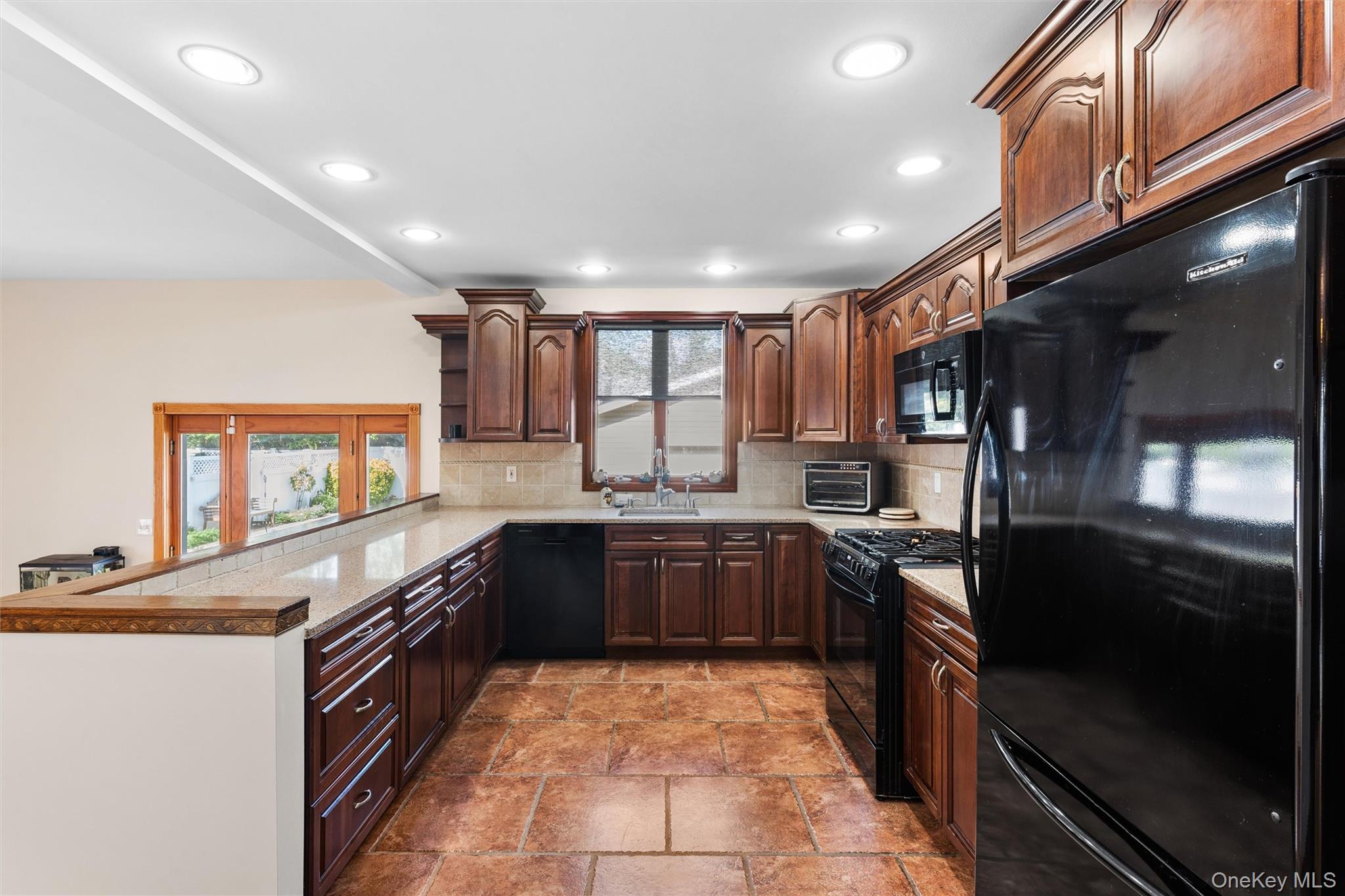 122 Commonwealth Avenue Property Photo 7