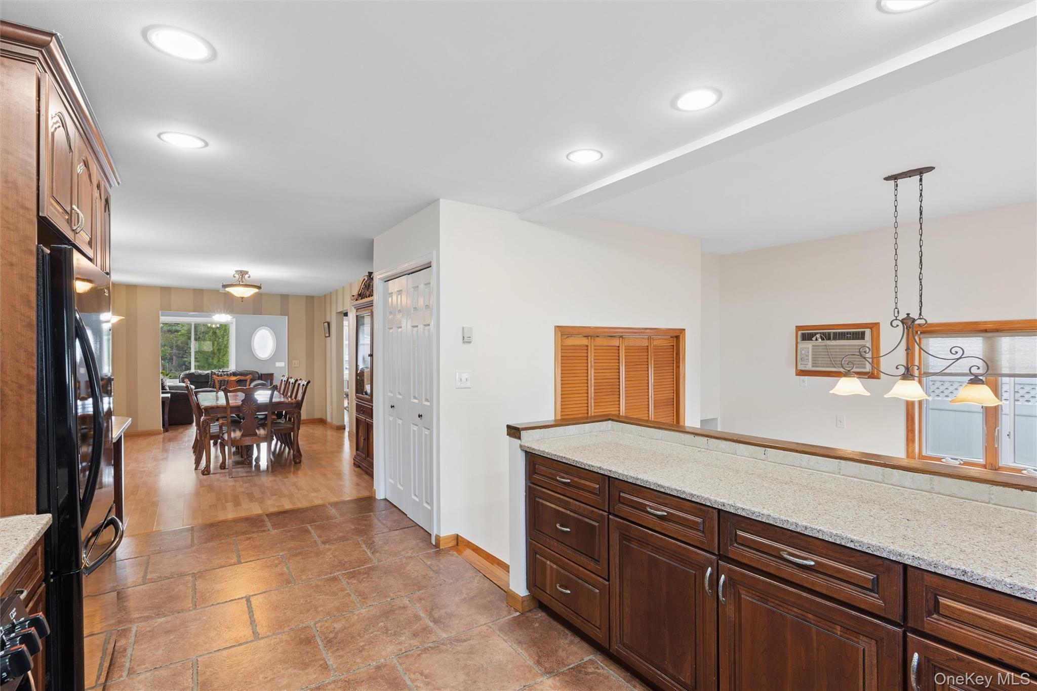122 Commonwealth Avenue Property Photo 9