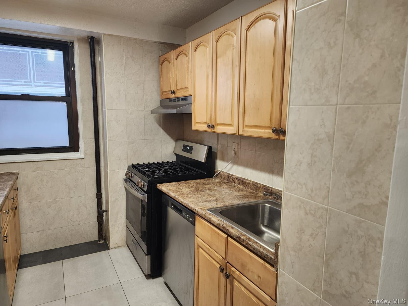 61-15 98th Street 5e Property Photo 15
