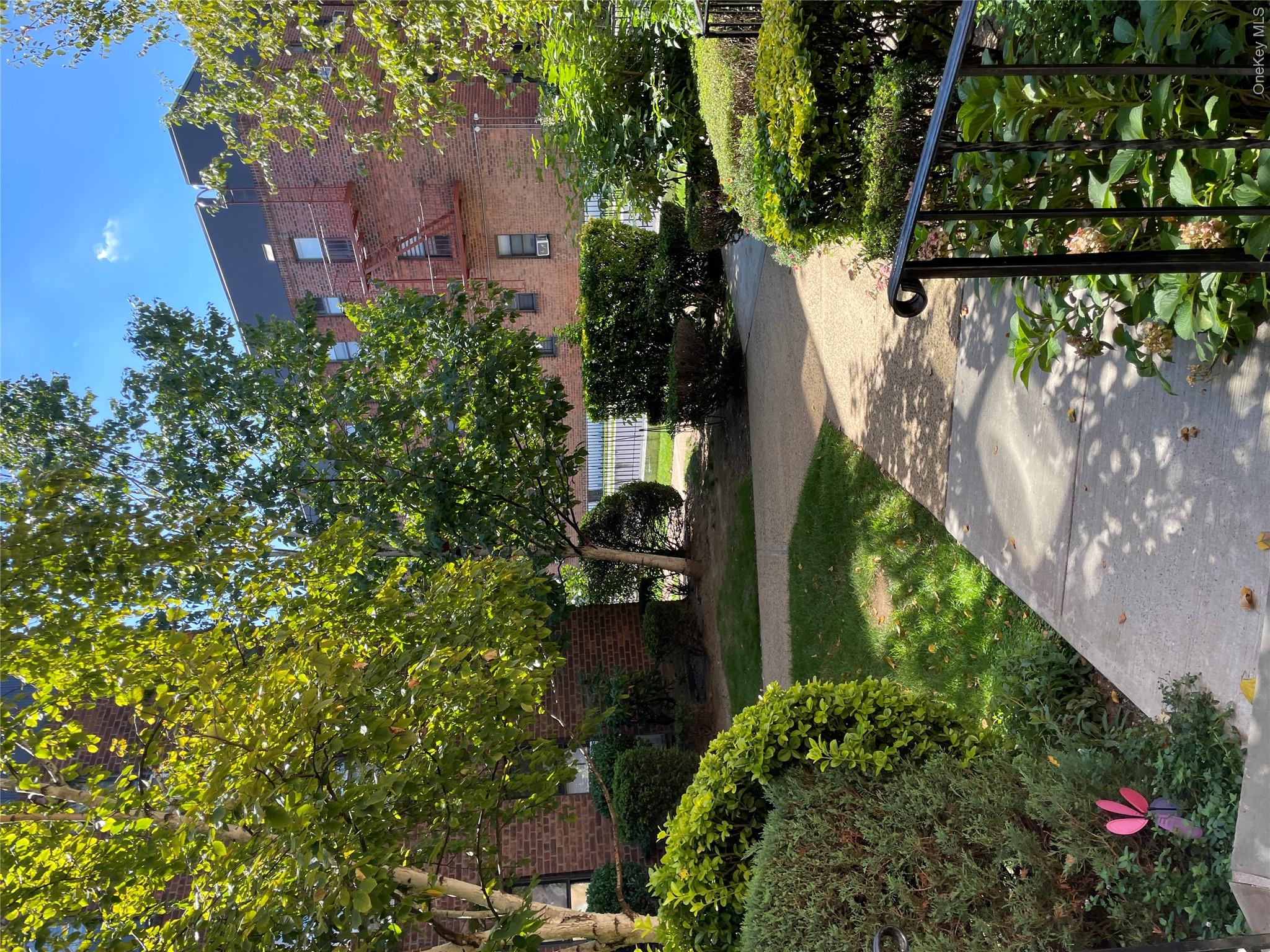 215-40 47 3B Property Photo 1