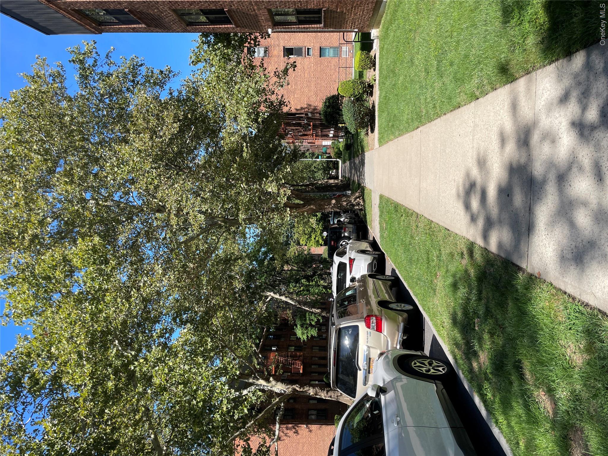 215-40 47 3b Property Photo 8