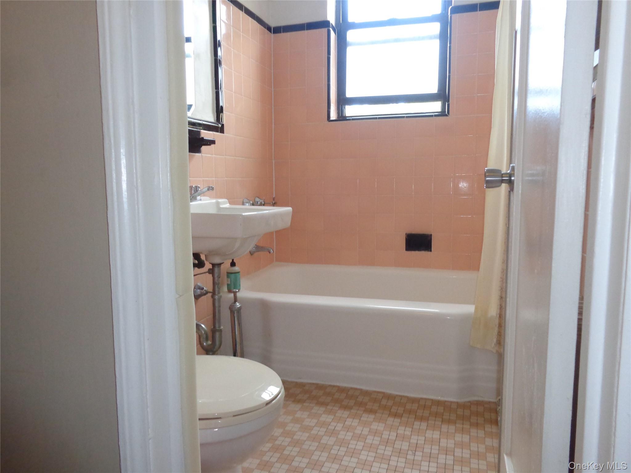 215-40 47 3b Property Photo 17