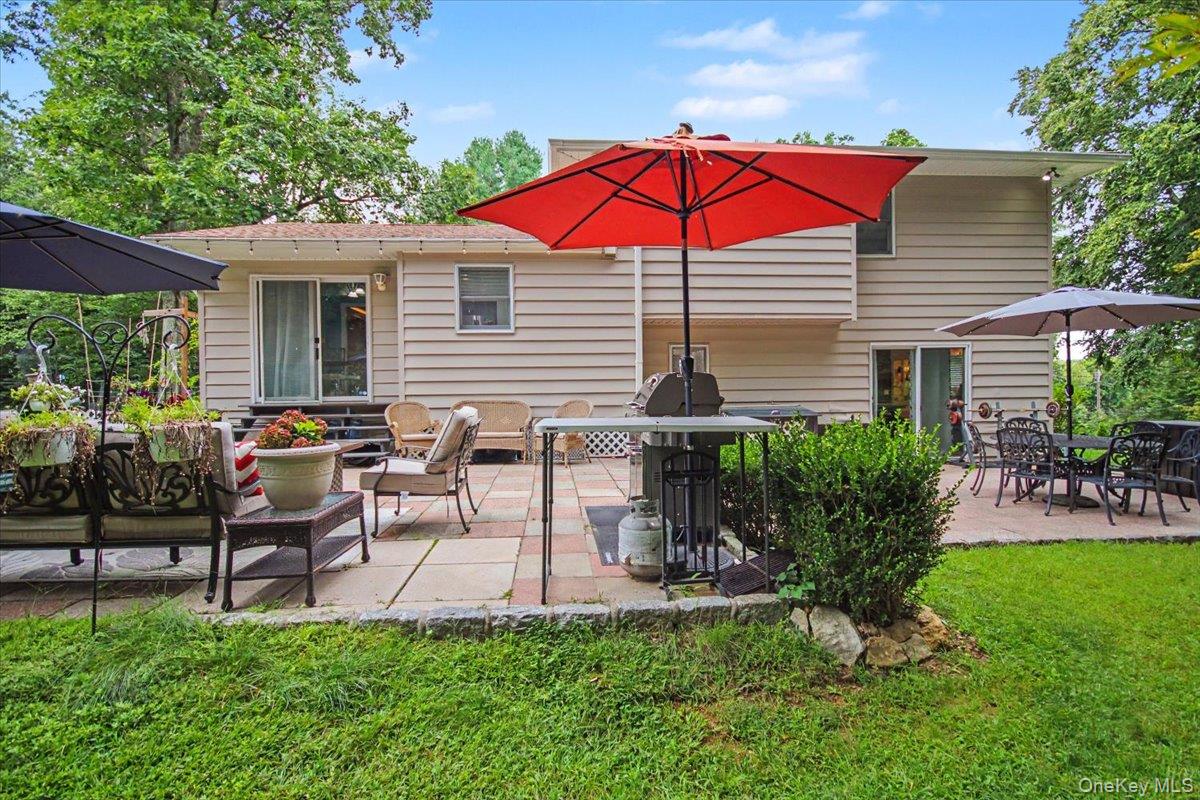 45 Hemlock Trail Court Property Photo 4