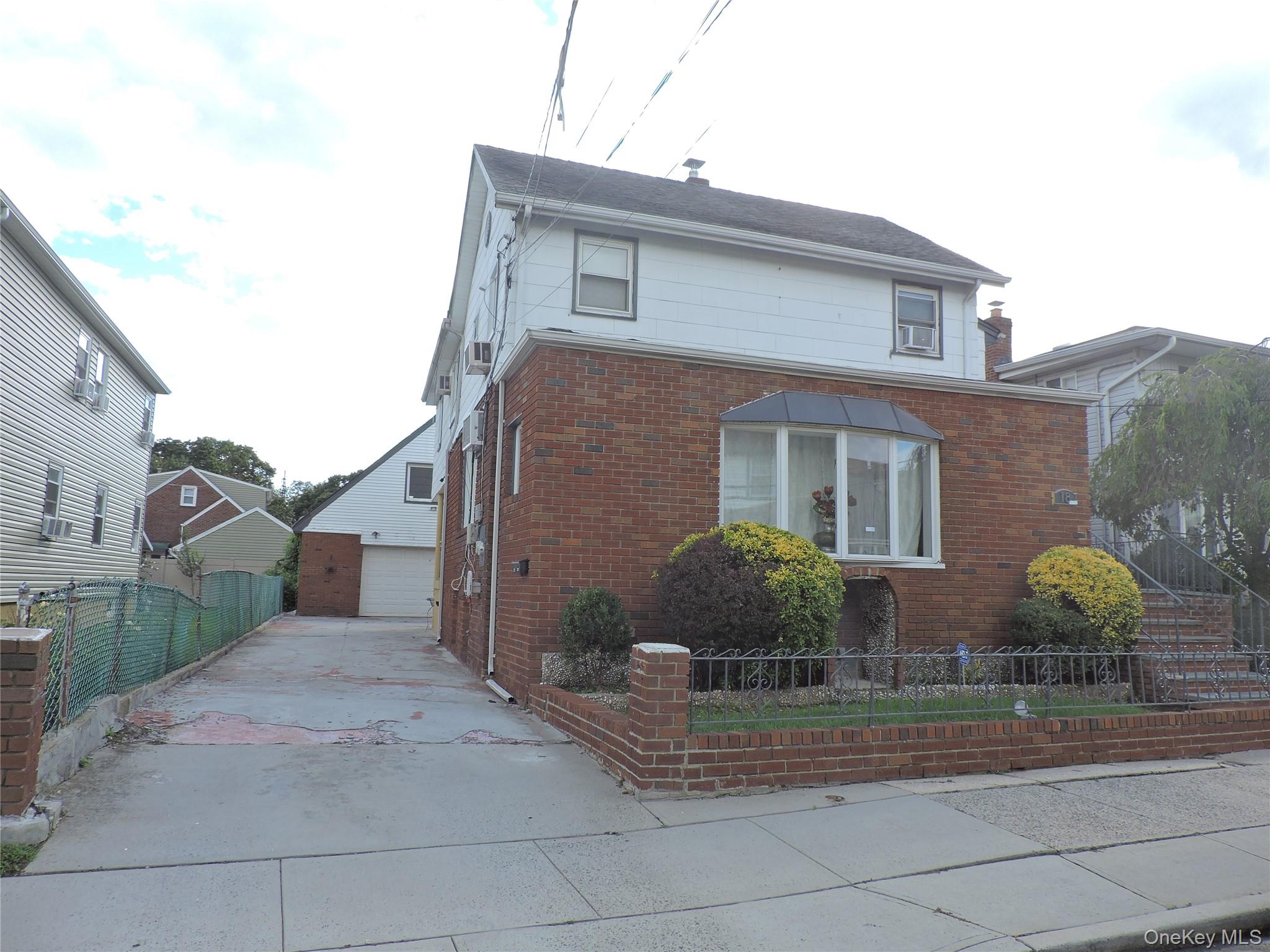 18 Leach Street Property Photo 1