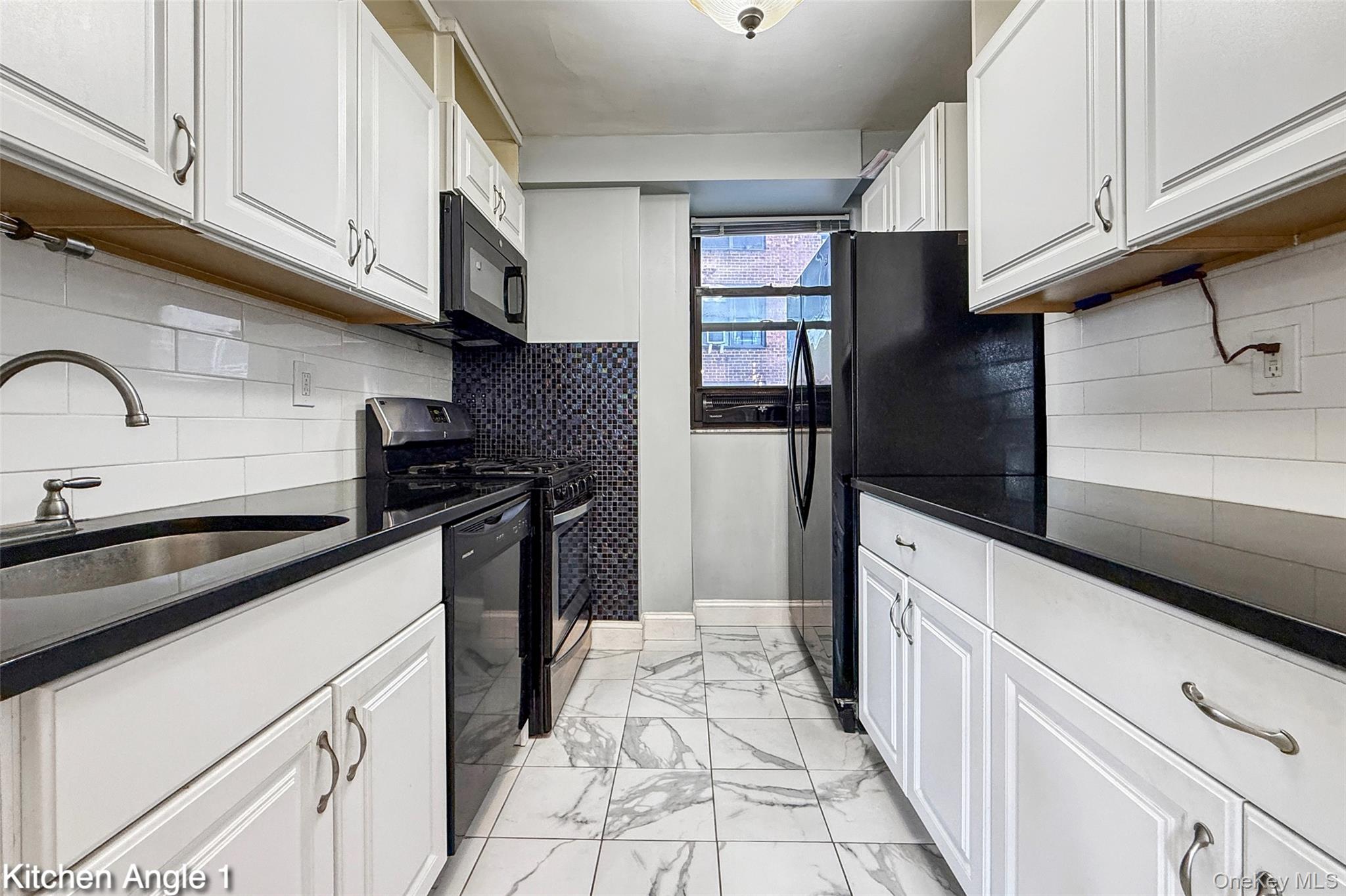 61-25 98th Street 7j Property Photo 12