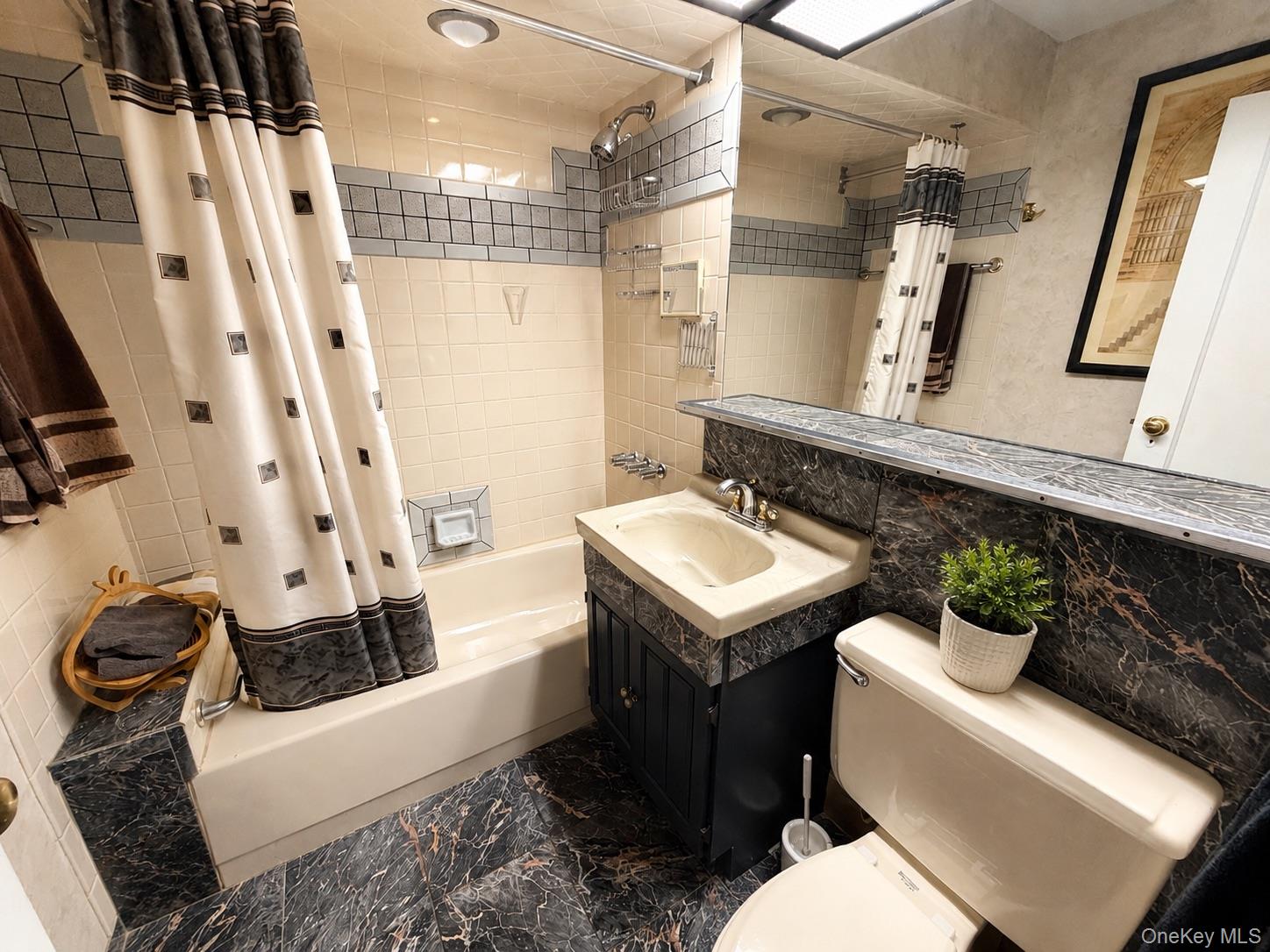13810 Cronston Avenue Property Photo 7