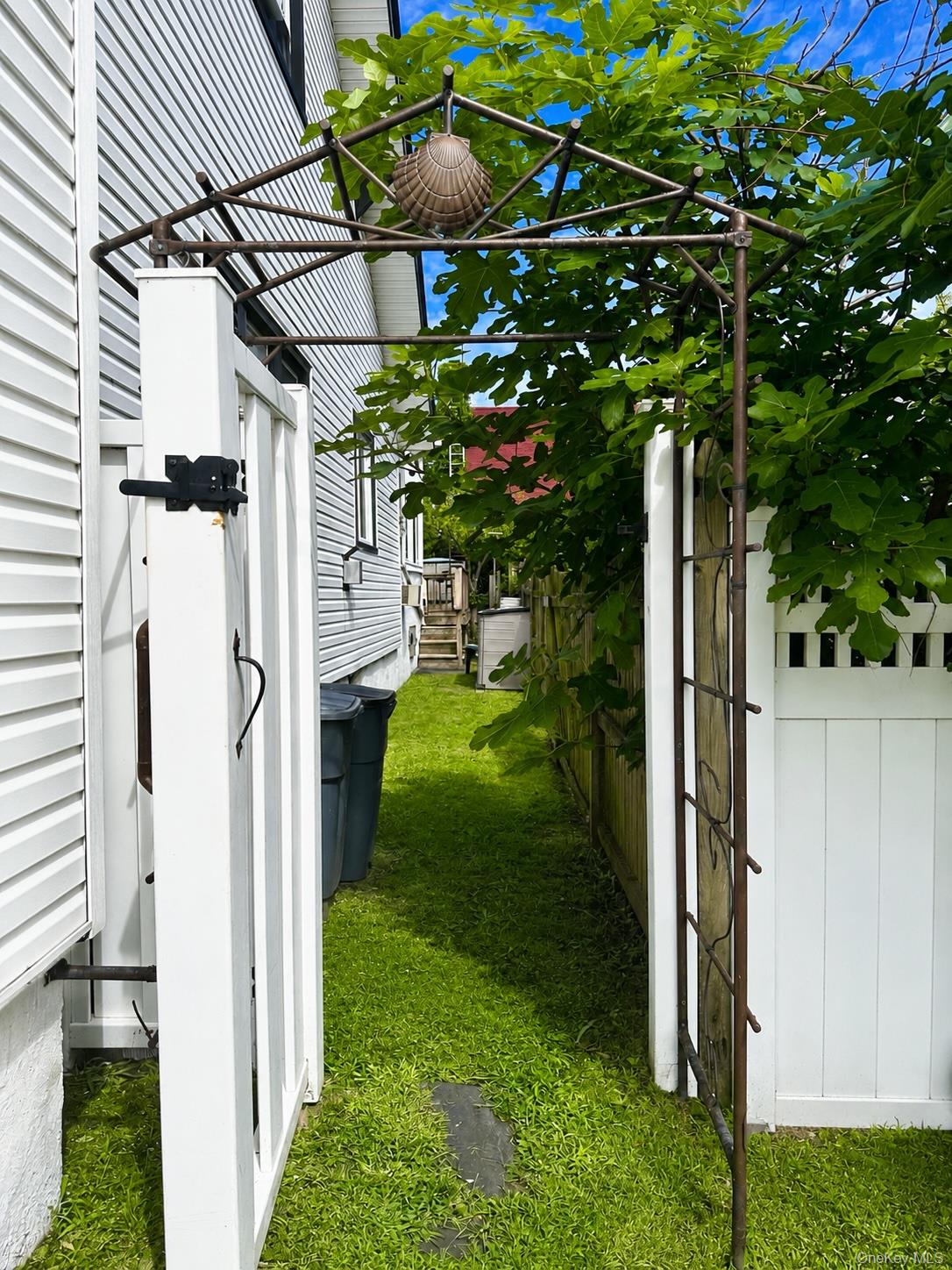 13810 Cronston Avenue Property Photo 19