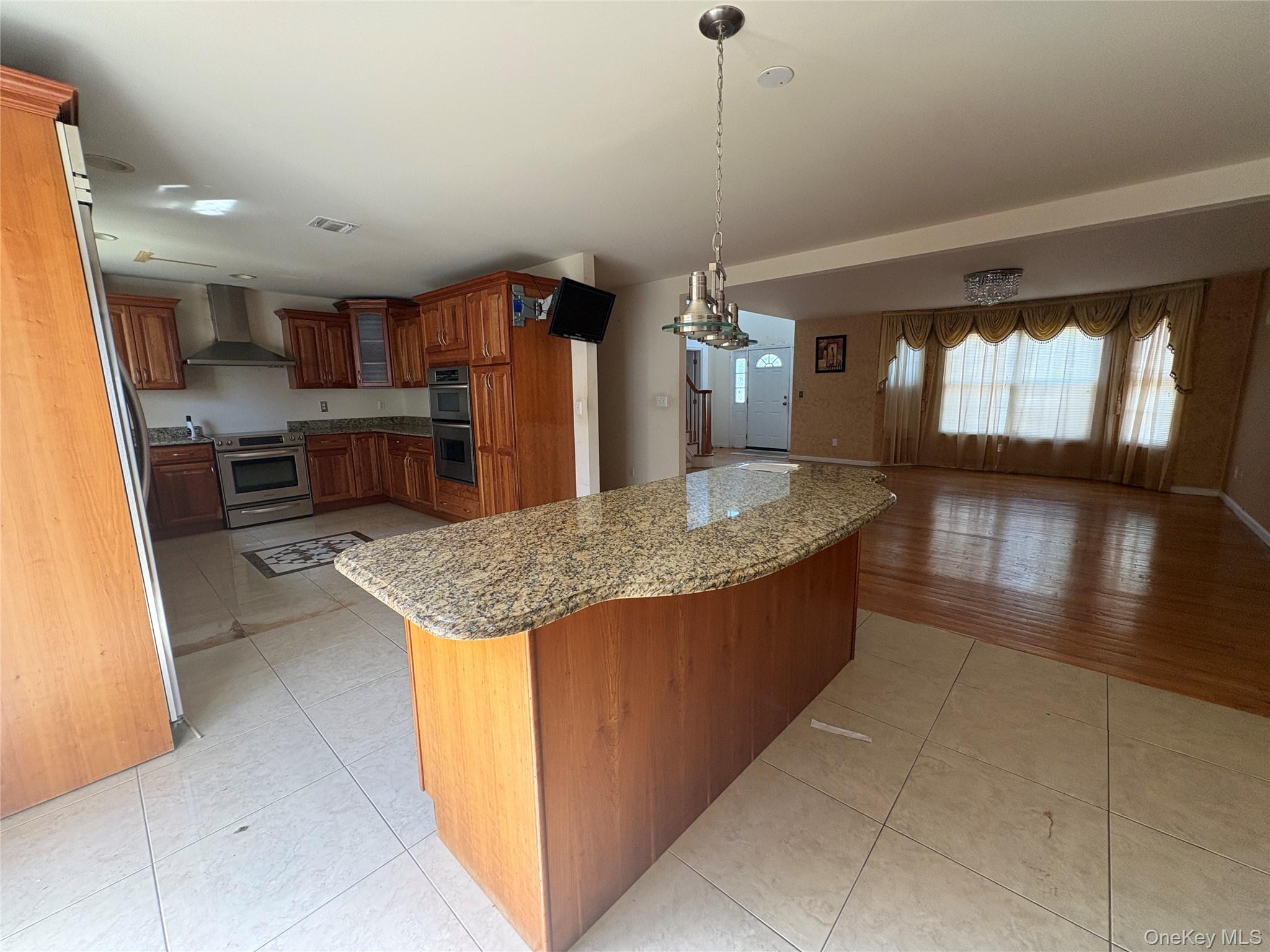 249 Haven Avenue Property Photo 7