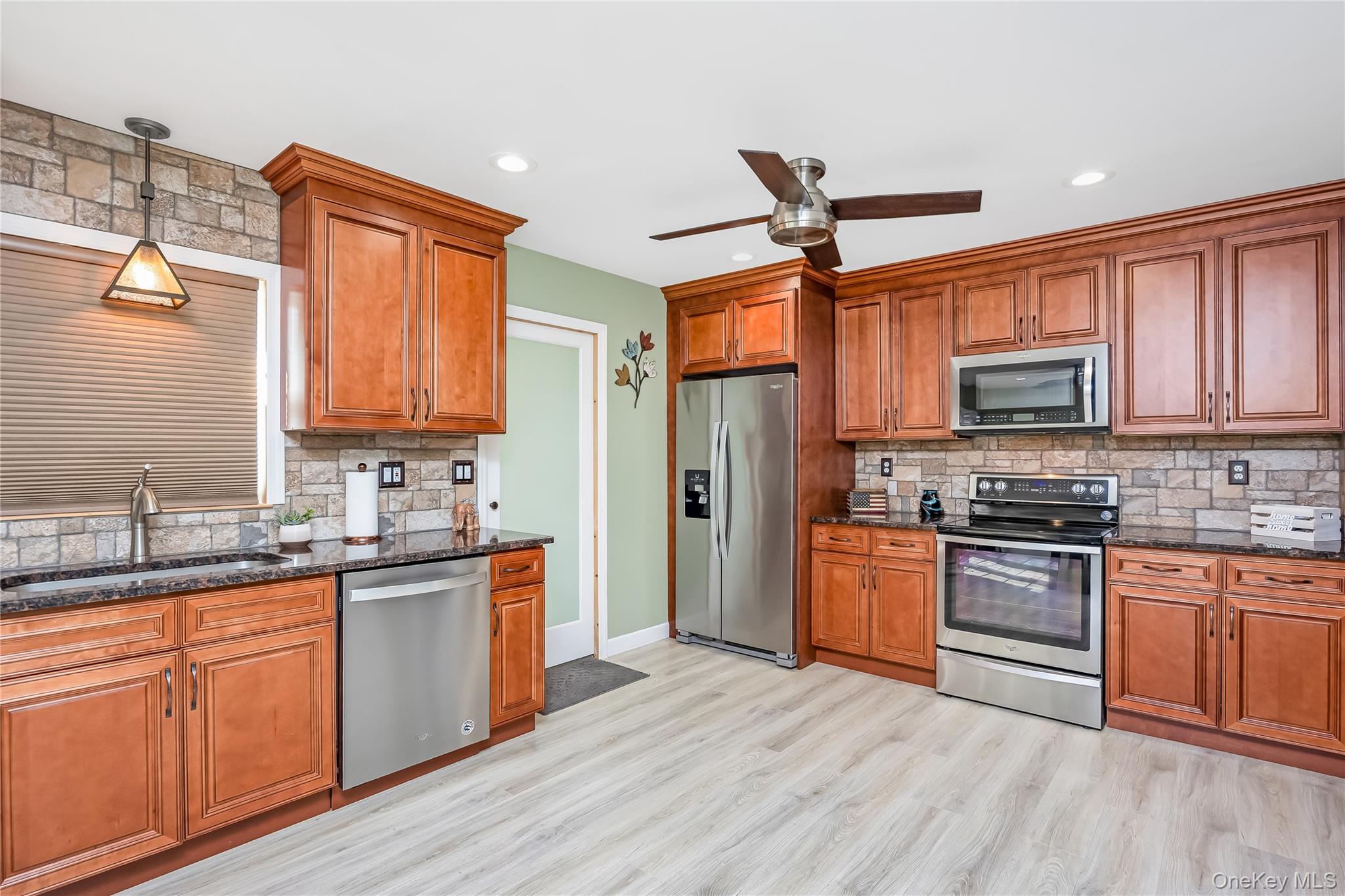460 Amsterdam Avenue Property Photo 6