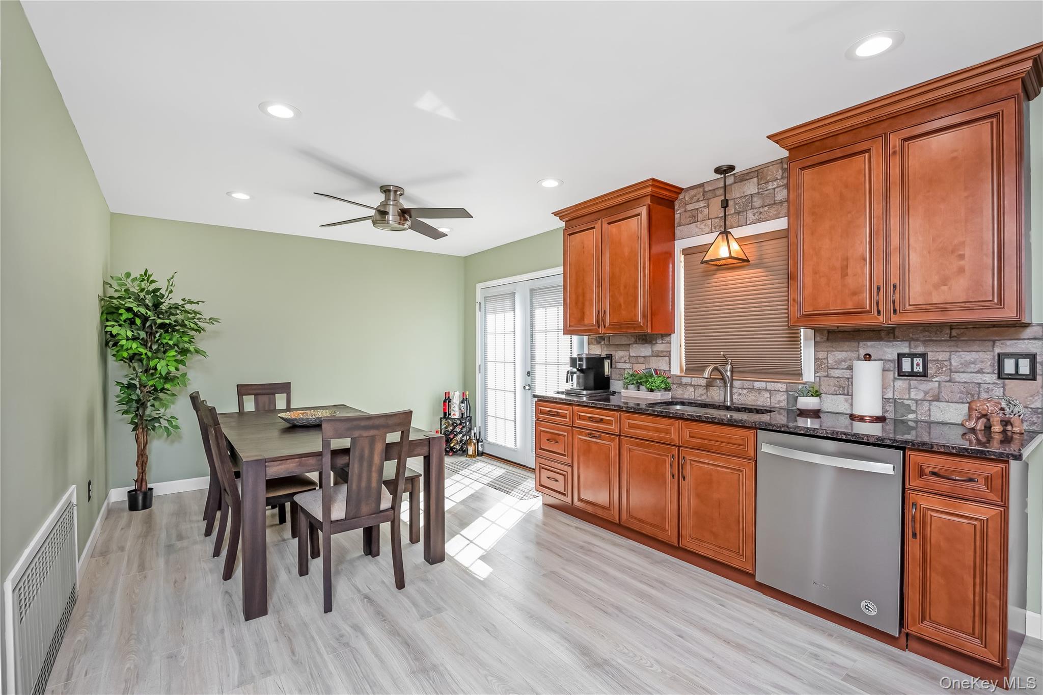 460 Amsterdam Avenue Property Photo 8