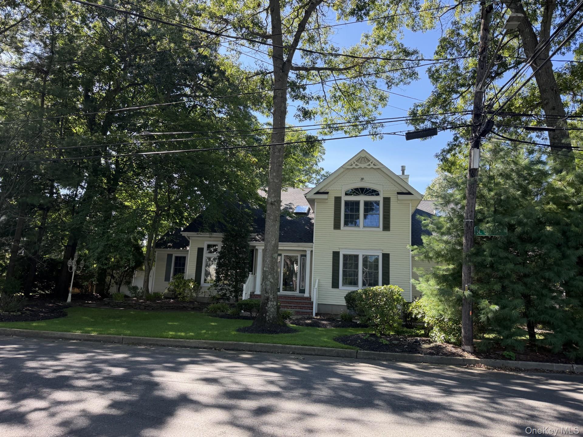 220 St. James Avenue Property Photo 1