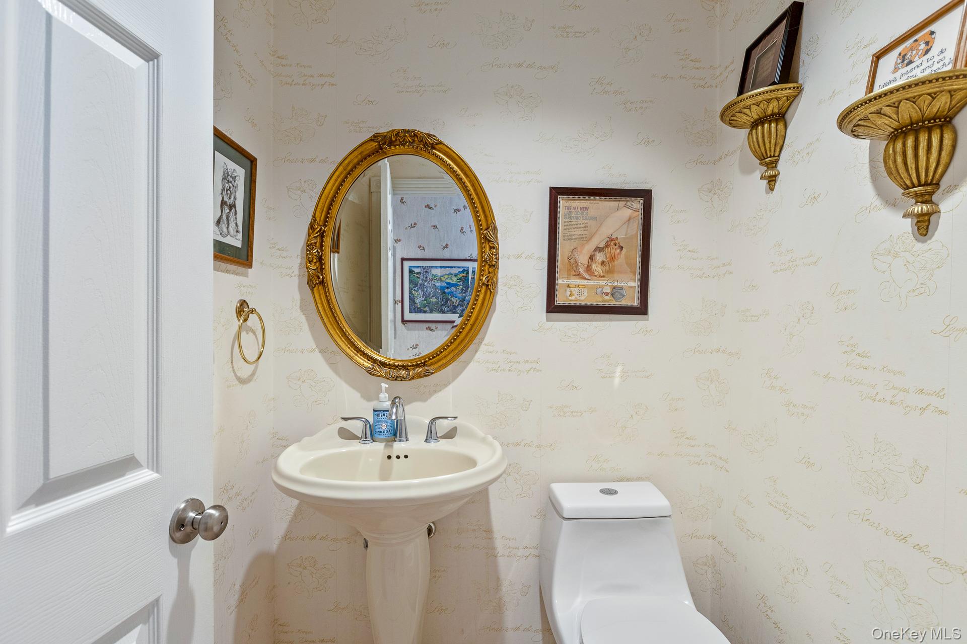 220 St. James Avenue Property Photo 14