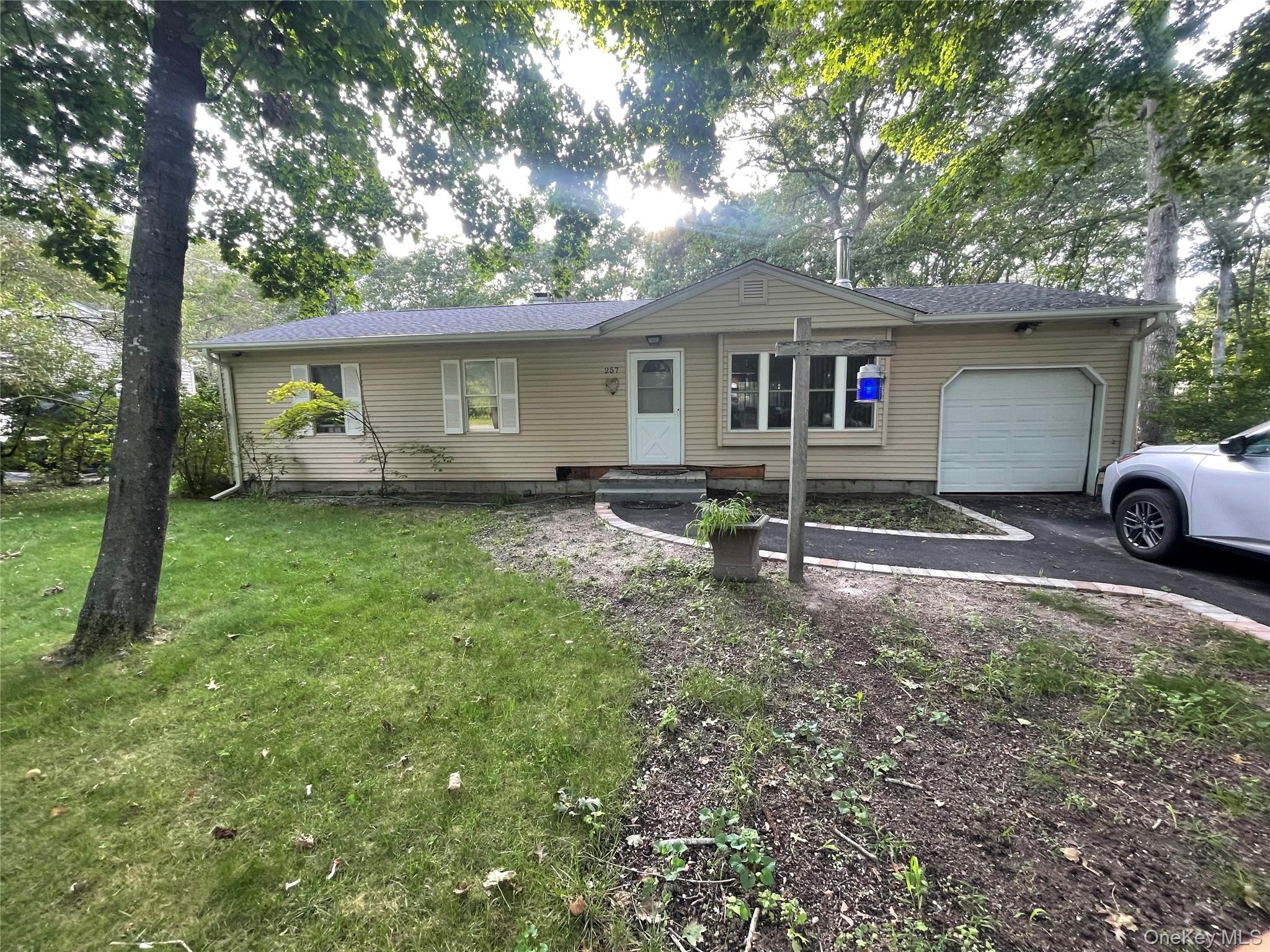 257 Parkway Drive Property Photo 1