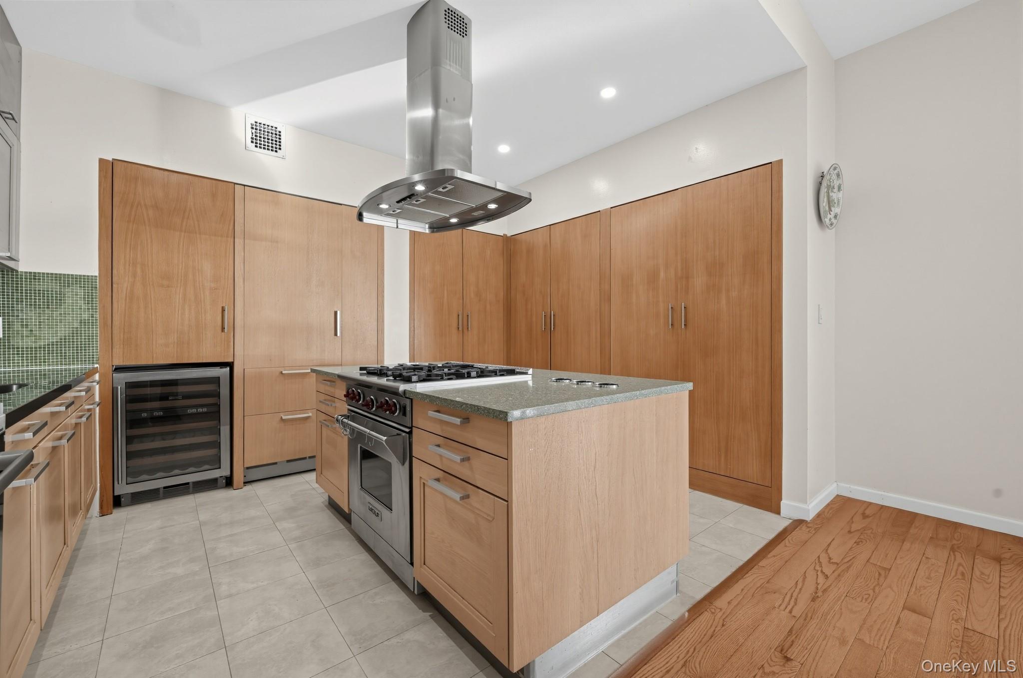 75 Livingston Street 13e Property Photo 5