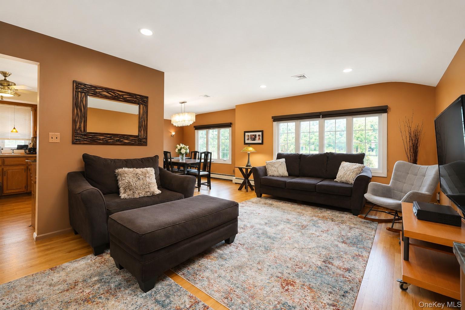 947 Bard Avenue Property Photo 3