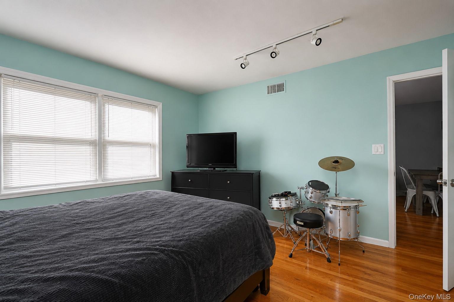 947 Bard Avenue Property Photo 23