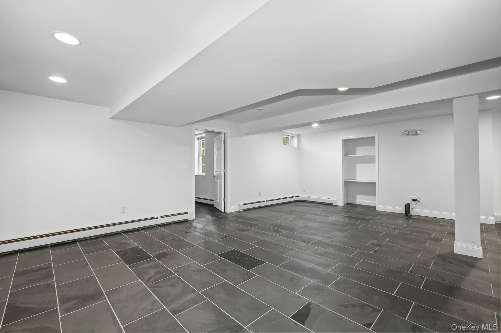 13 Hyatt Lane Property Photo 29