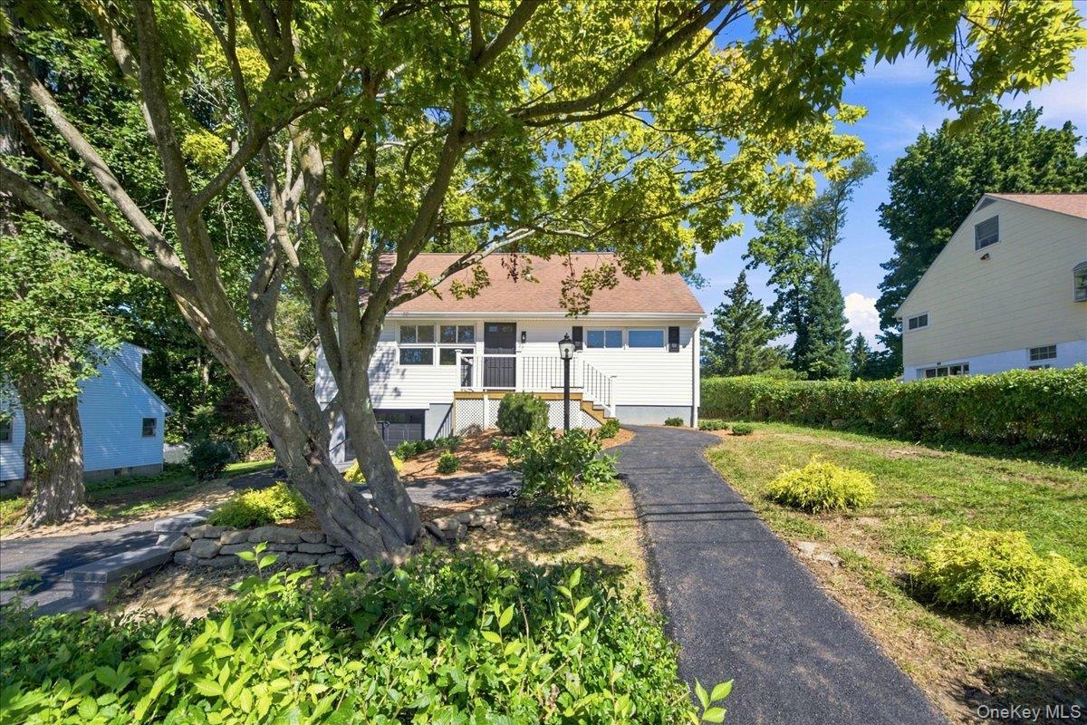 724 Locksley Road Property Photo 2