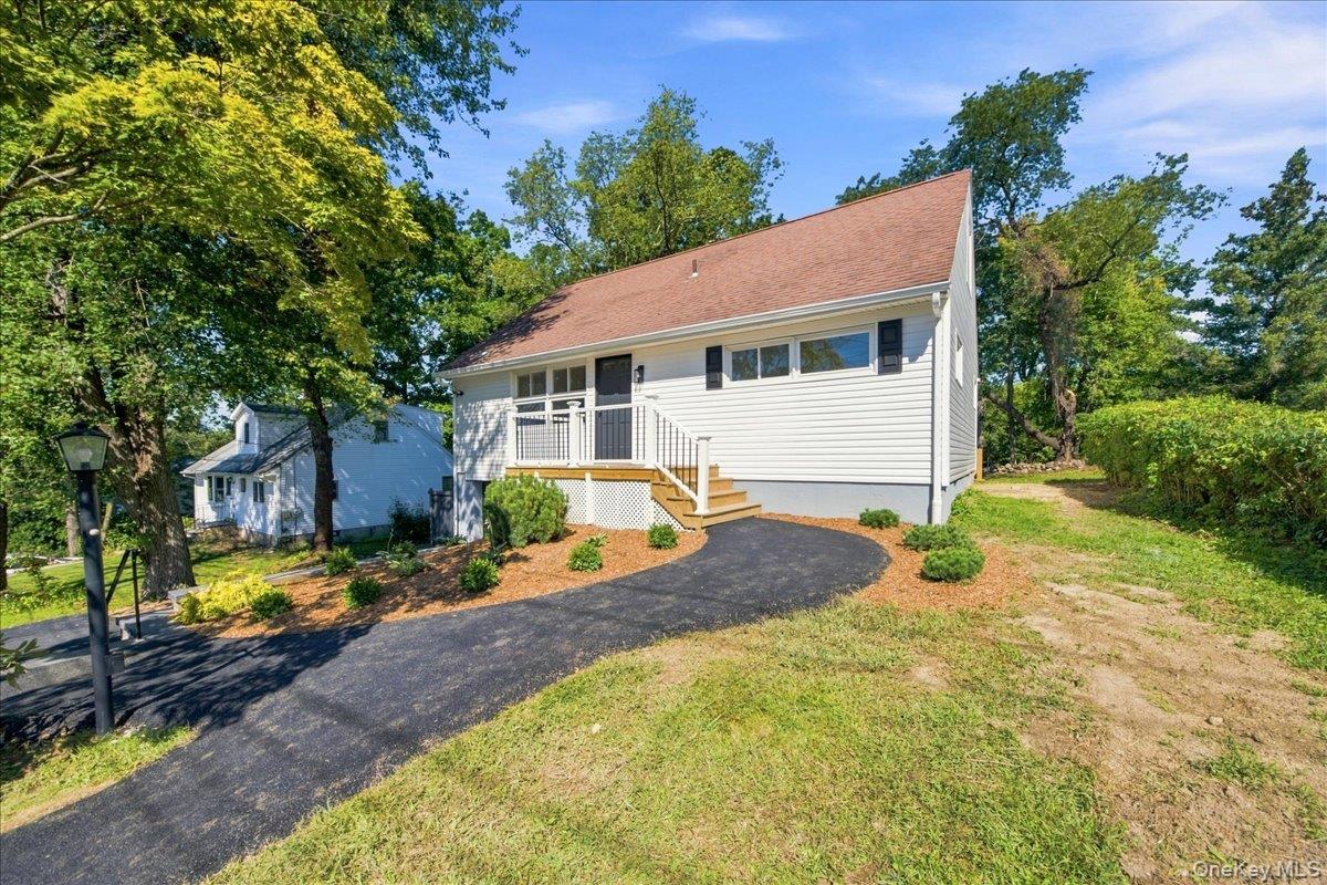 724 Locksley Road Property Photo 3