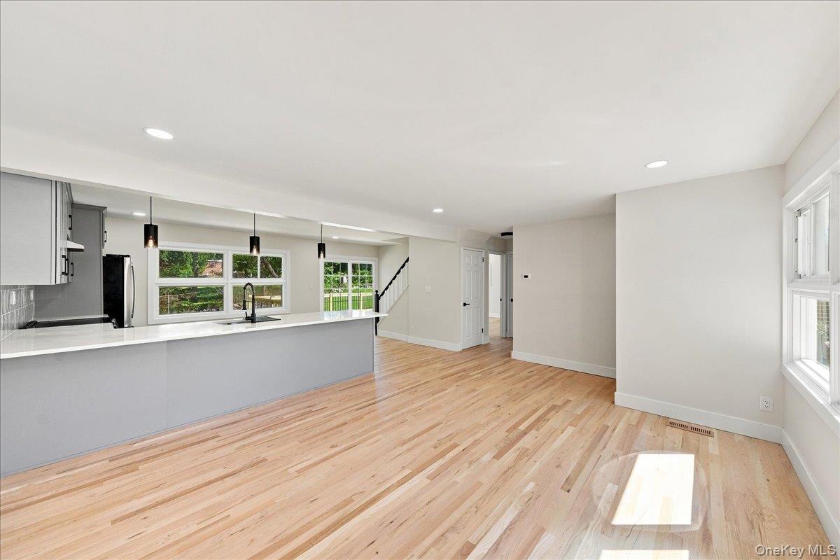 724 Locksley Road Property Photo 5