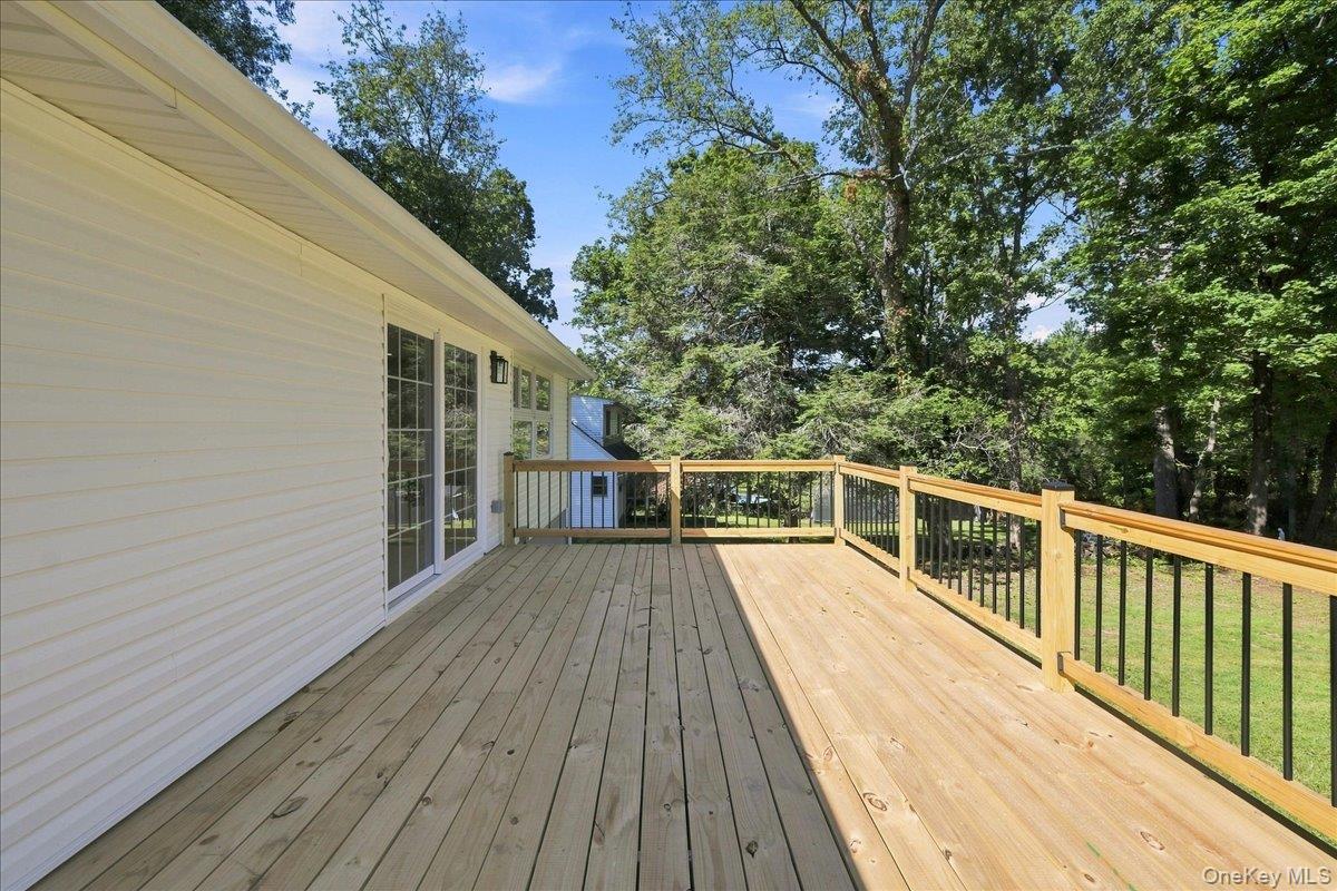 724 Locksley Road Property Photo 13