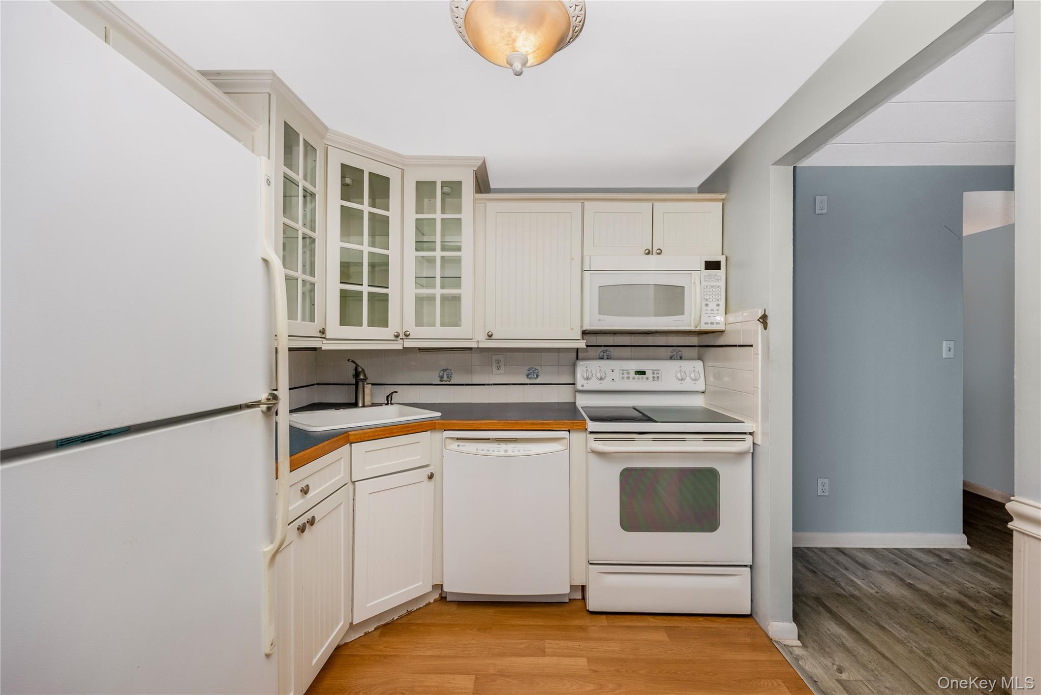 230 W Broadway 609 Property Photo 11